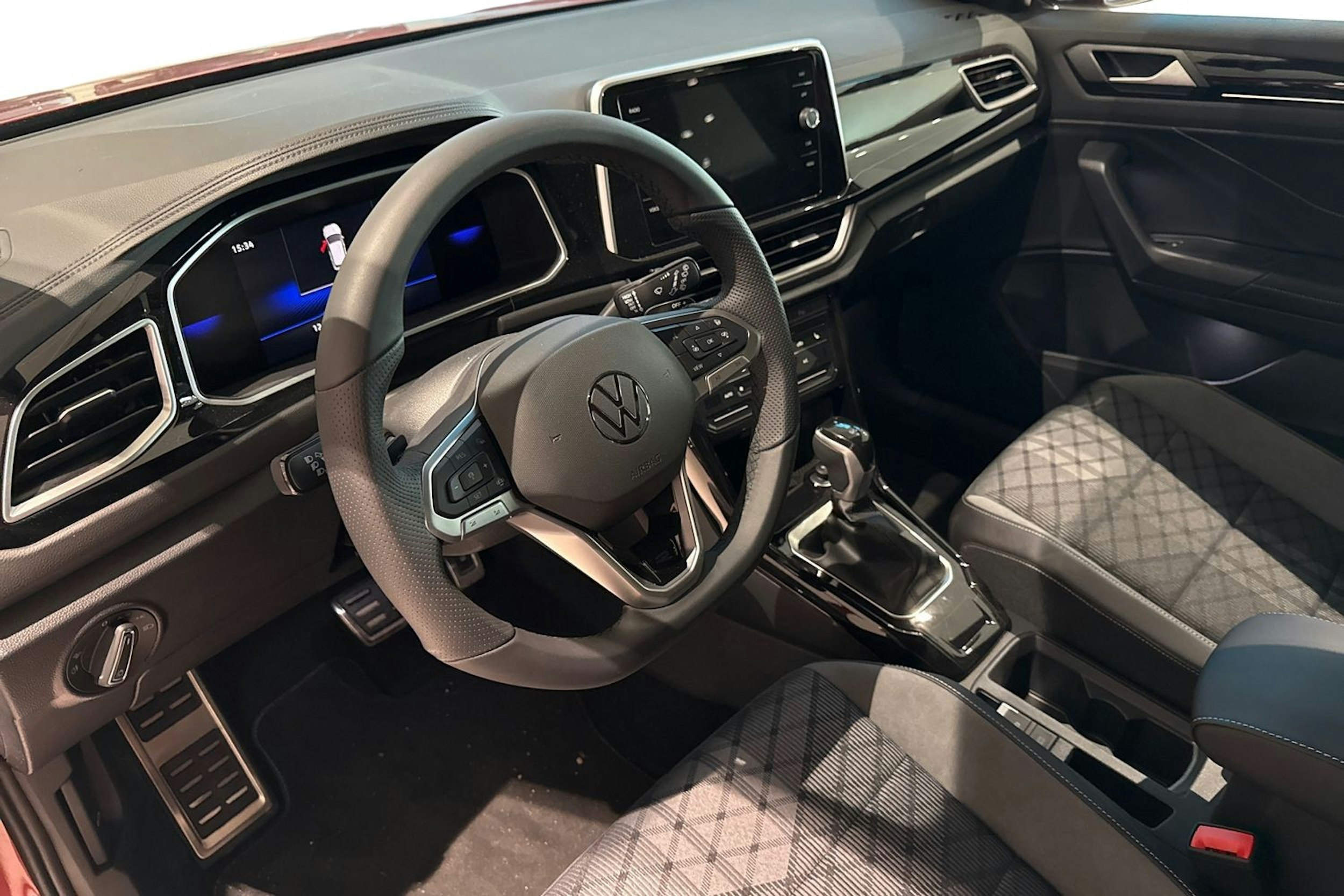 punainen Volkswagen T-Roc 2025 kuva 6.