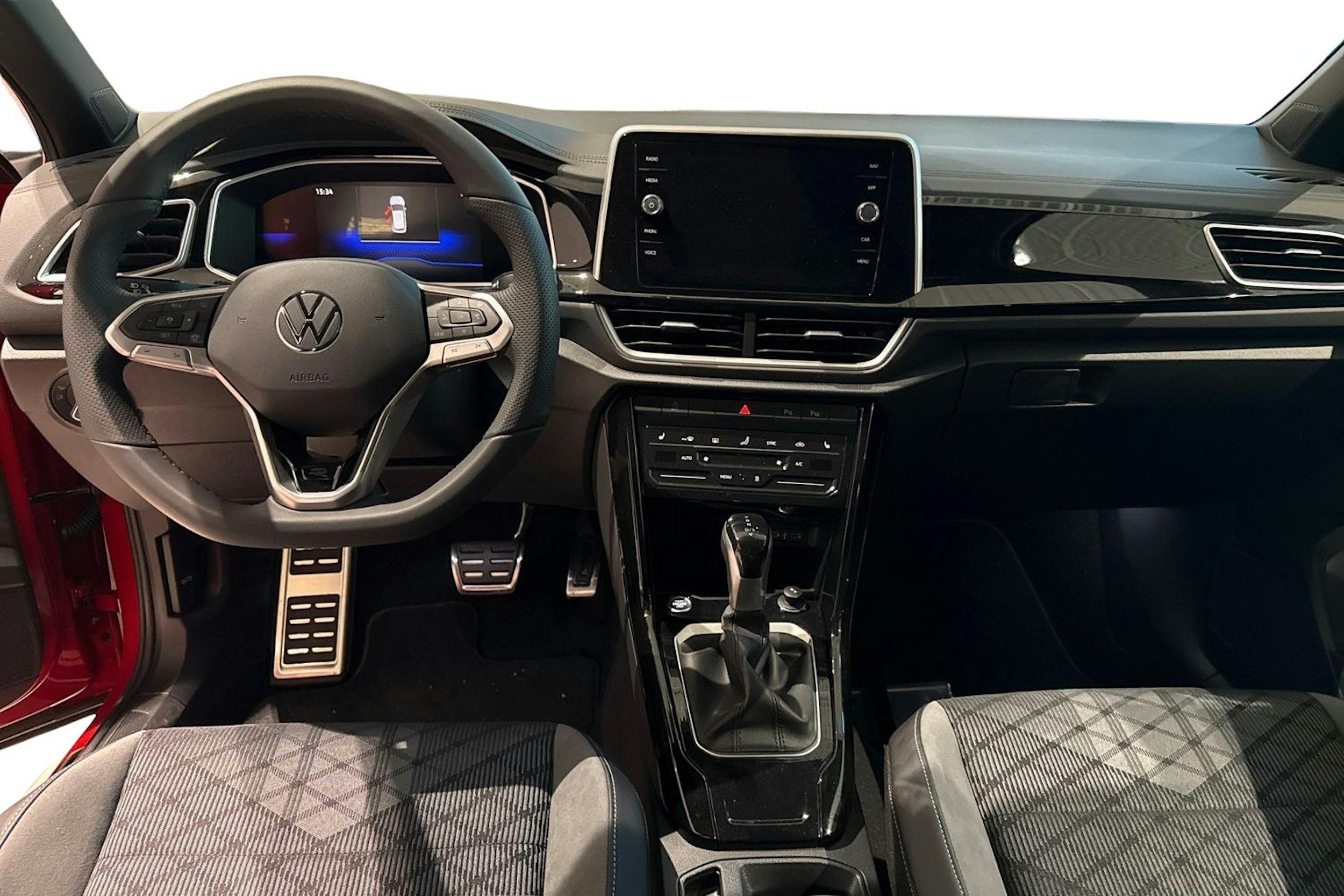punainen Volkswagen T-Roc 2025 kuva 7.