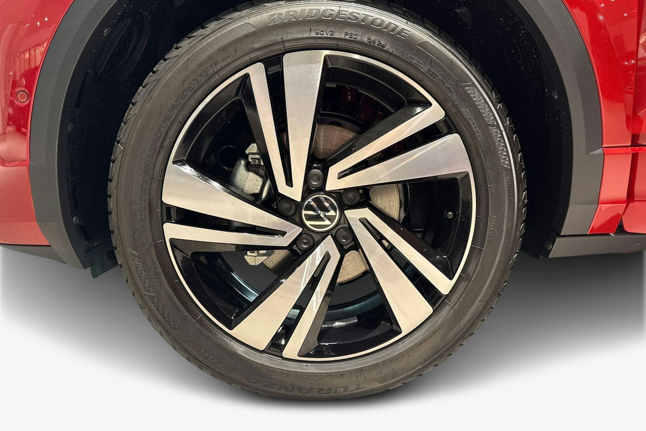 punainen Volkswagen T-Roc 2025 kuva 9.
