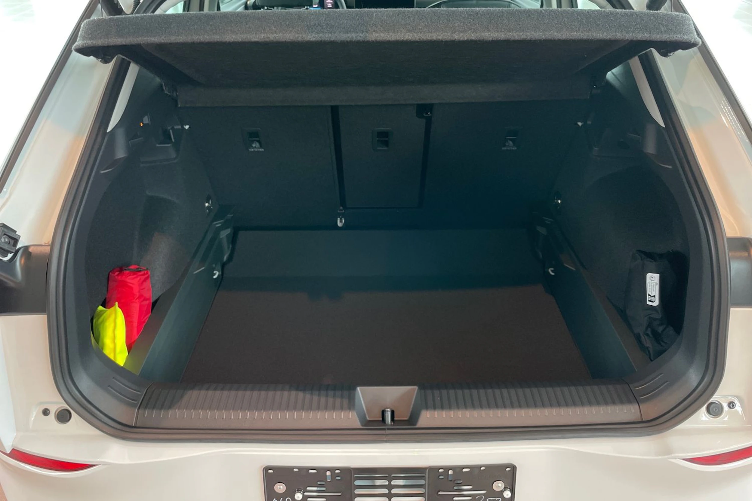 valkoinen Volkswagen T-Roc 2026 kuva 34.