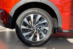 met. punainen Volkswagen T-Roc 2026 kuva 10.