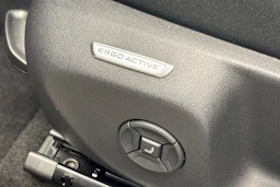 musta Volkswagen T-Roc 2026 kuva 22.