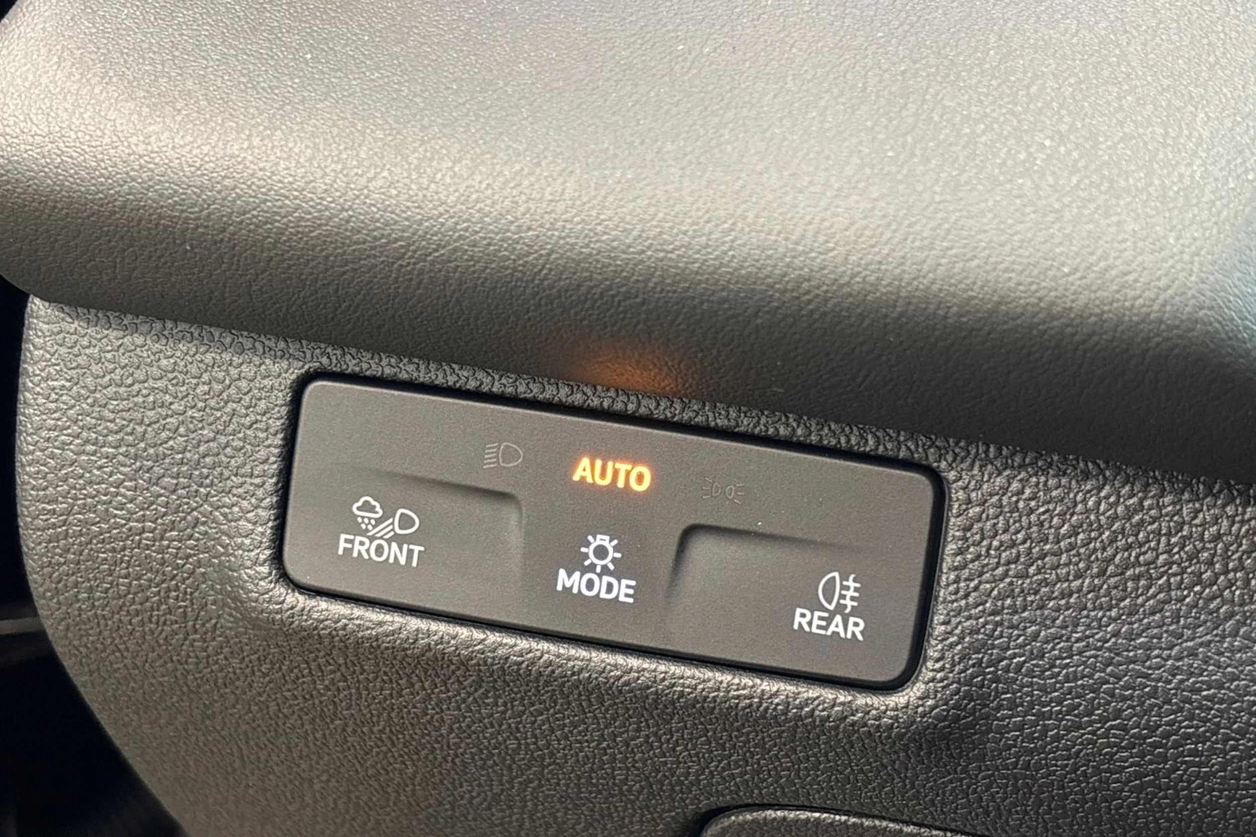 musta Volkswagen T-Roc 2026 kuva 23.