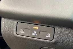 musta Volkswagen T-Roc 2026 kuva 23.
