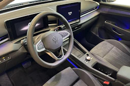 sininen Volkswagen T-Roc 2026 kuva 6.