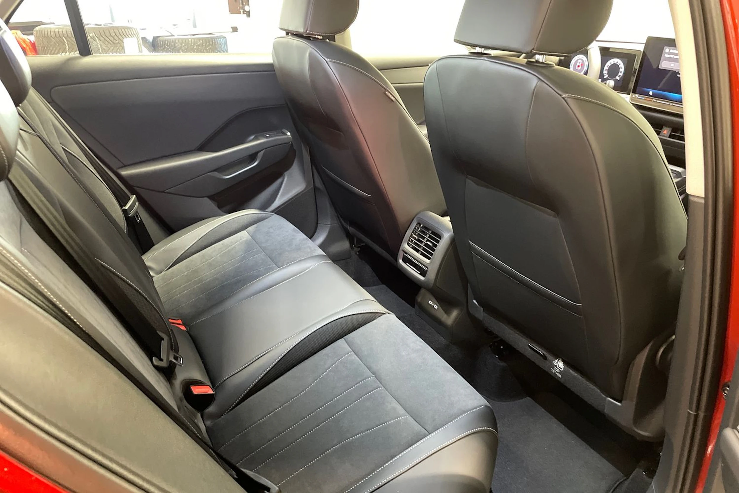 punainen Volkswagen T-Roc 2026 kuva 13.