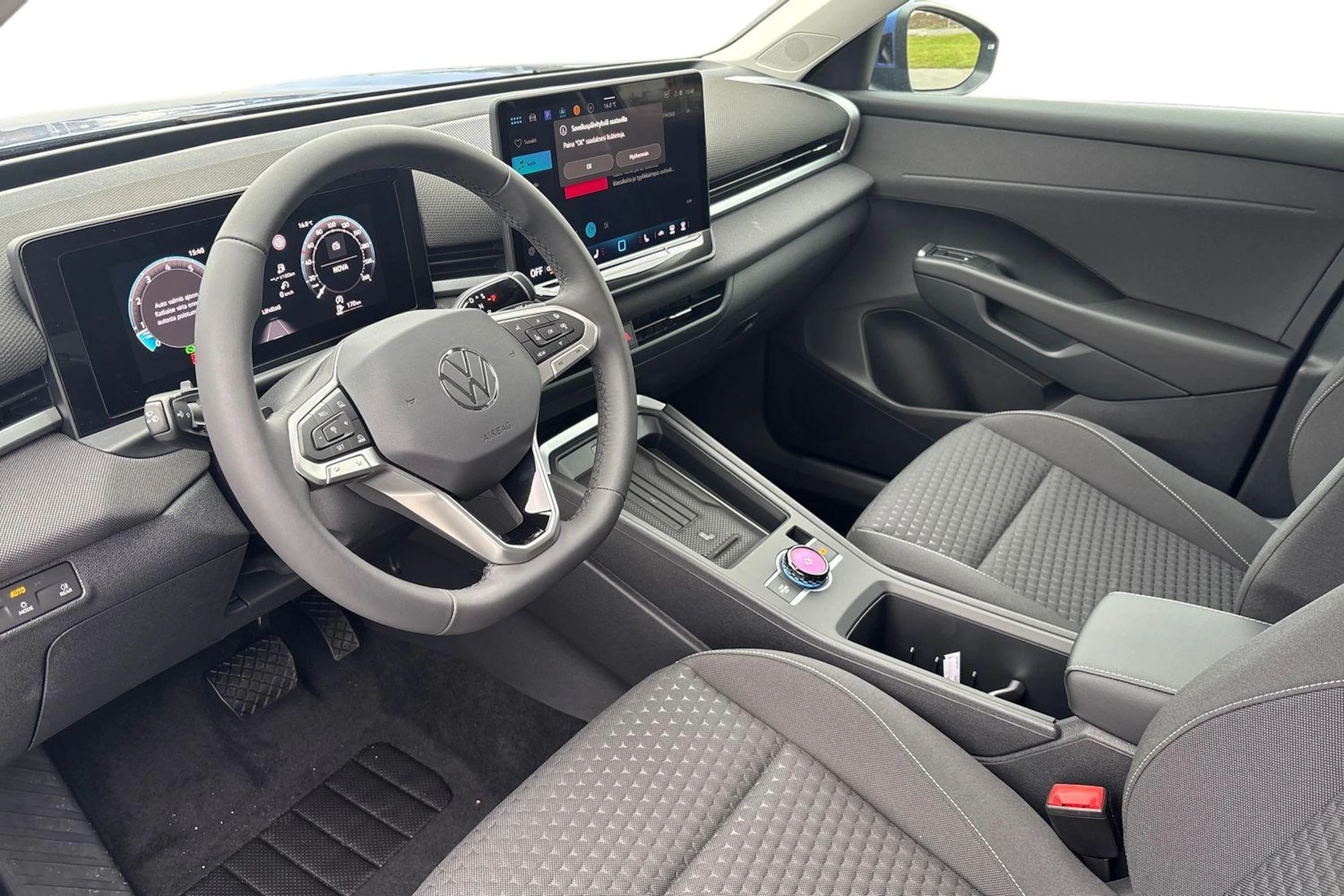 sininen Volkswagen T-Roc 2026 kuva 6.