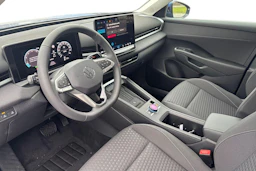 sininen Volkswagen T-Roc 2026 kuva 6.