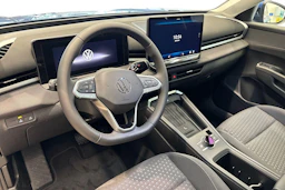 sininen Volkswagen T-Roc 2026 kuva 6.