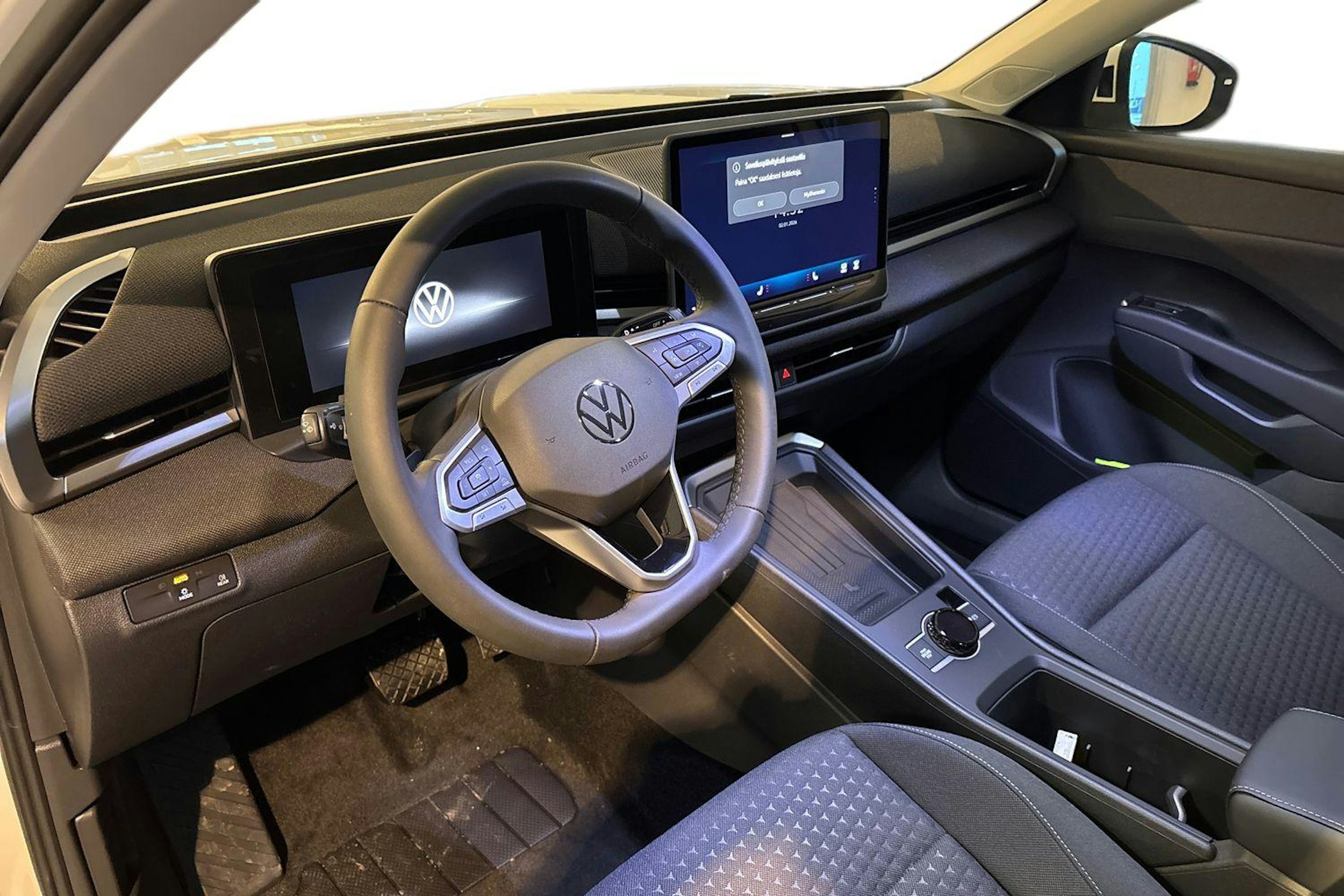 valkoinen Volkswagen T-Roc 2026 kuva 6.