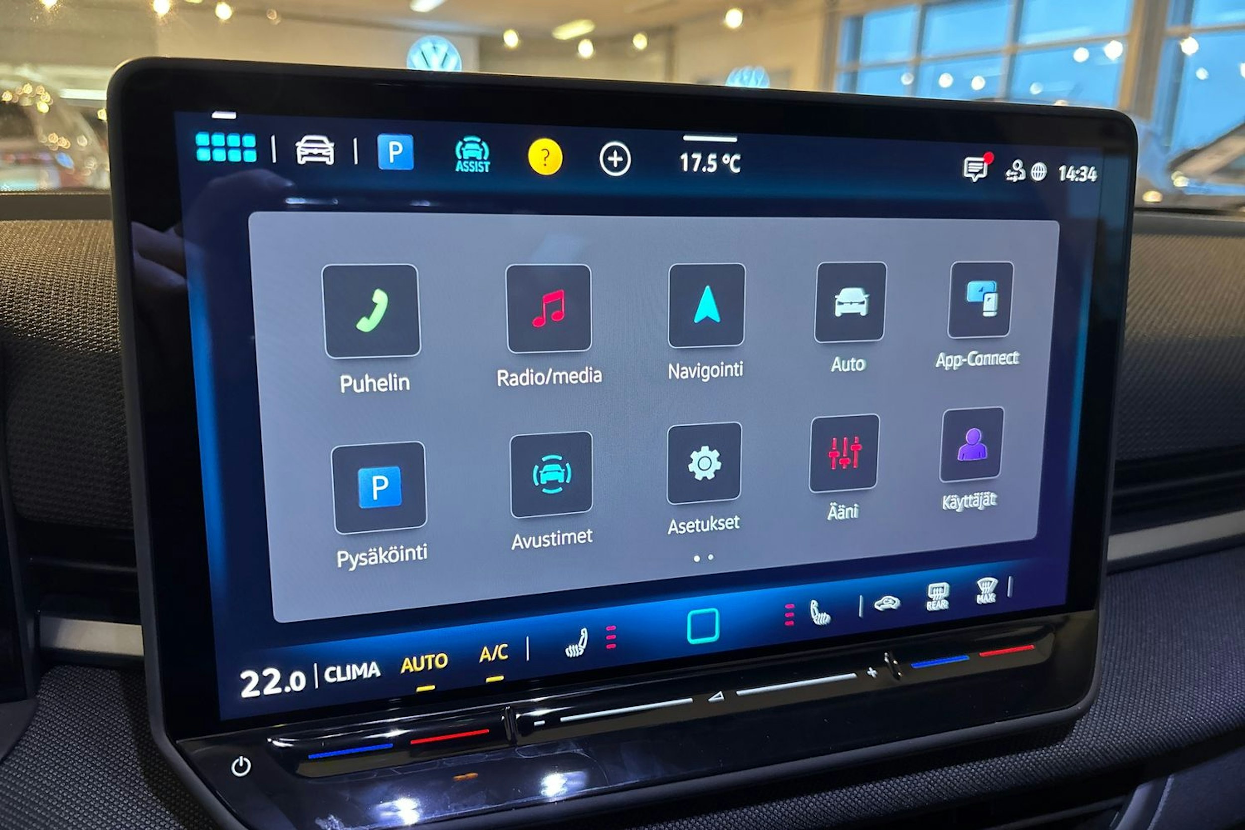 valkoinen Volkswagen T-Roc 2026 kuva 14.