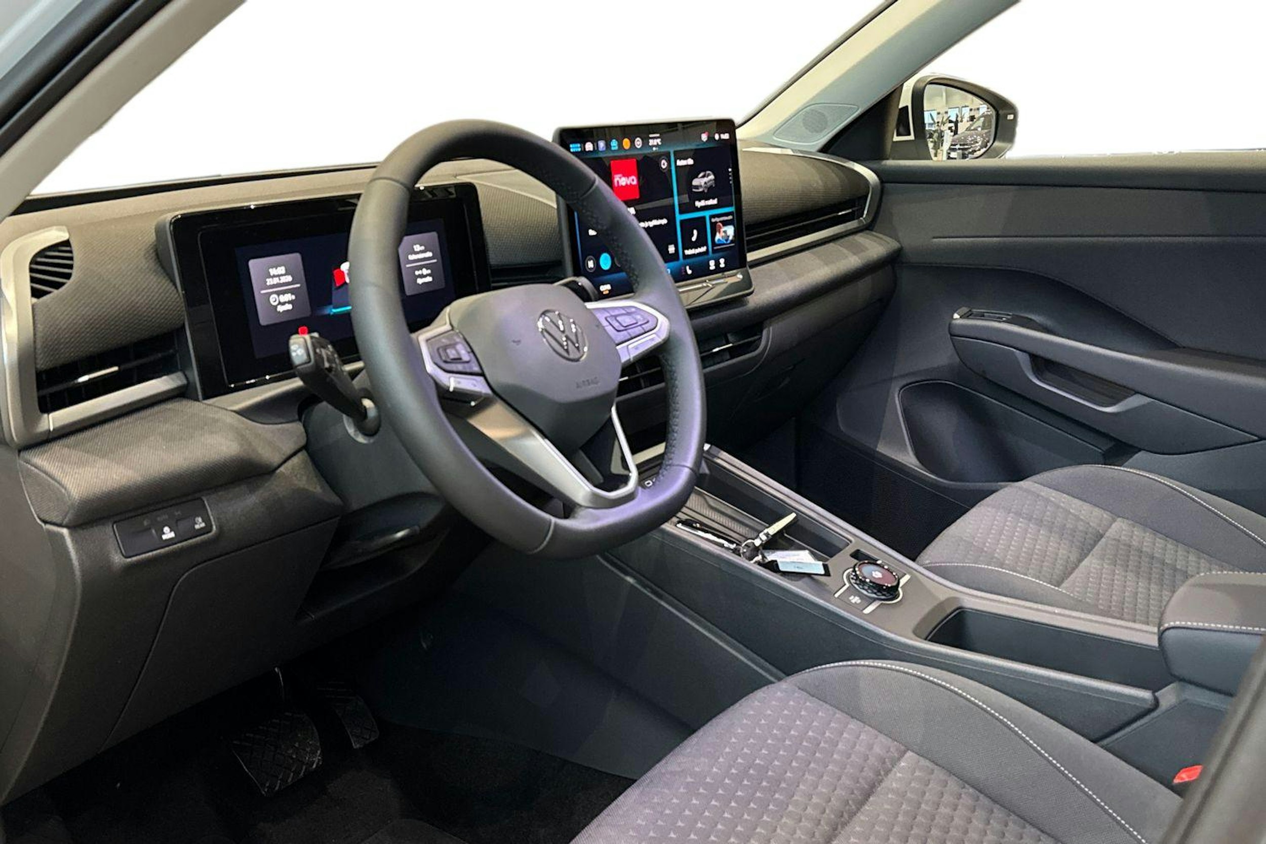 valkoinen Volkswagen T-Roc 2026 kuva 6.