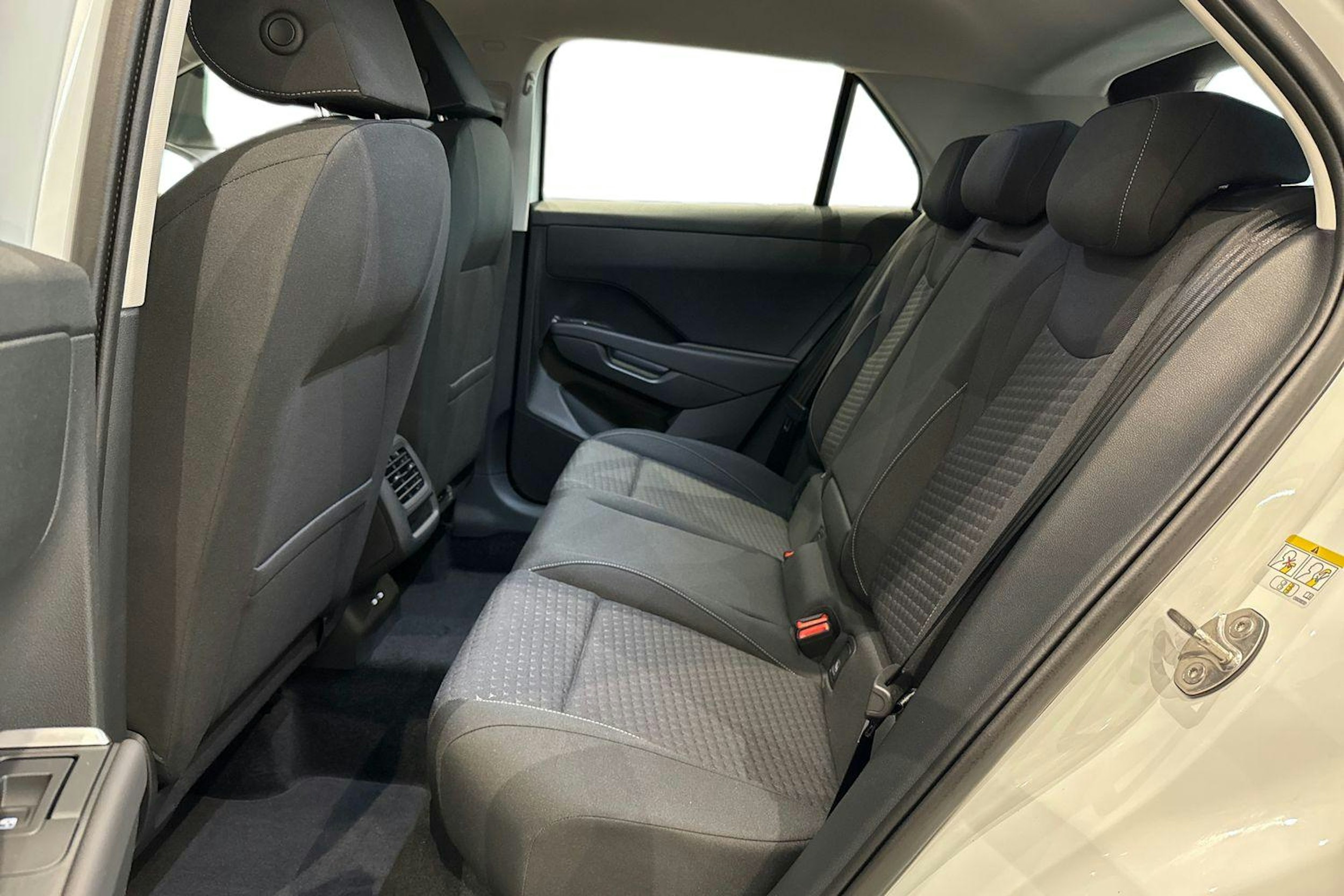 valkoinen Volkswagen T-Roc 2026 kuva 8.