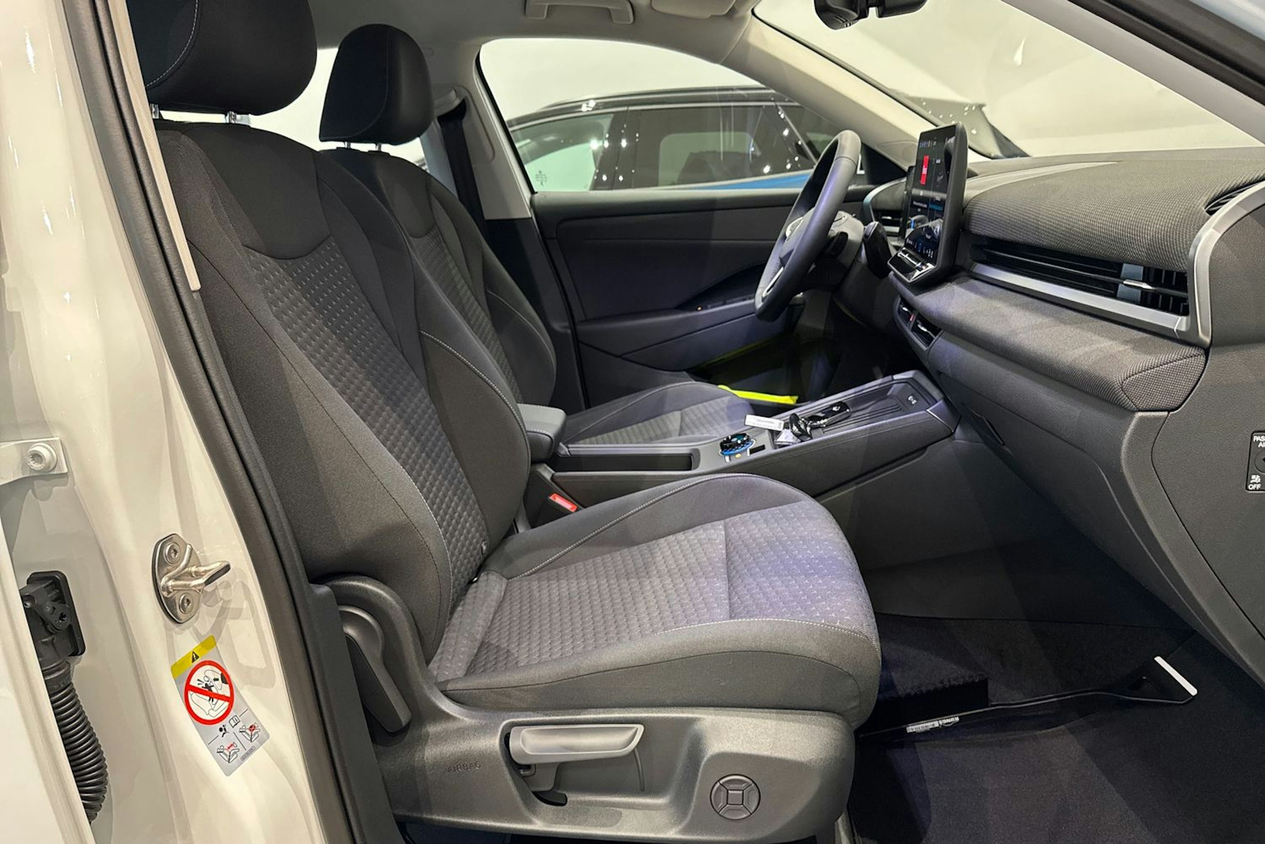 valkoinen Volkswagen T-Roc 2026 kuva 11.