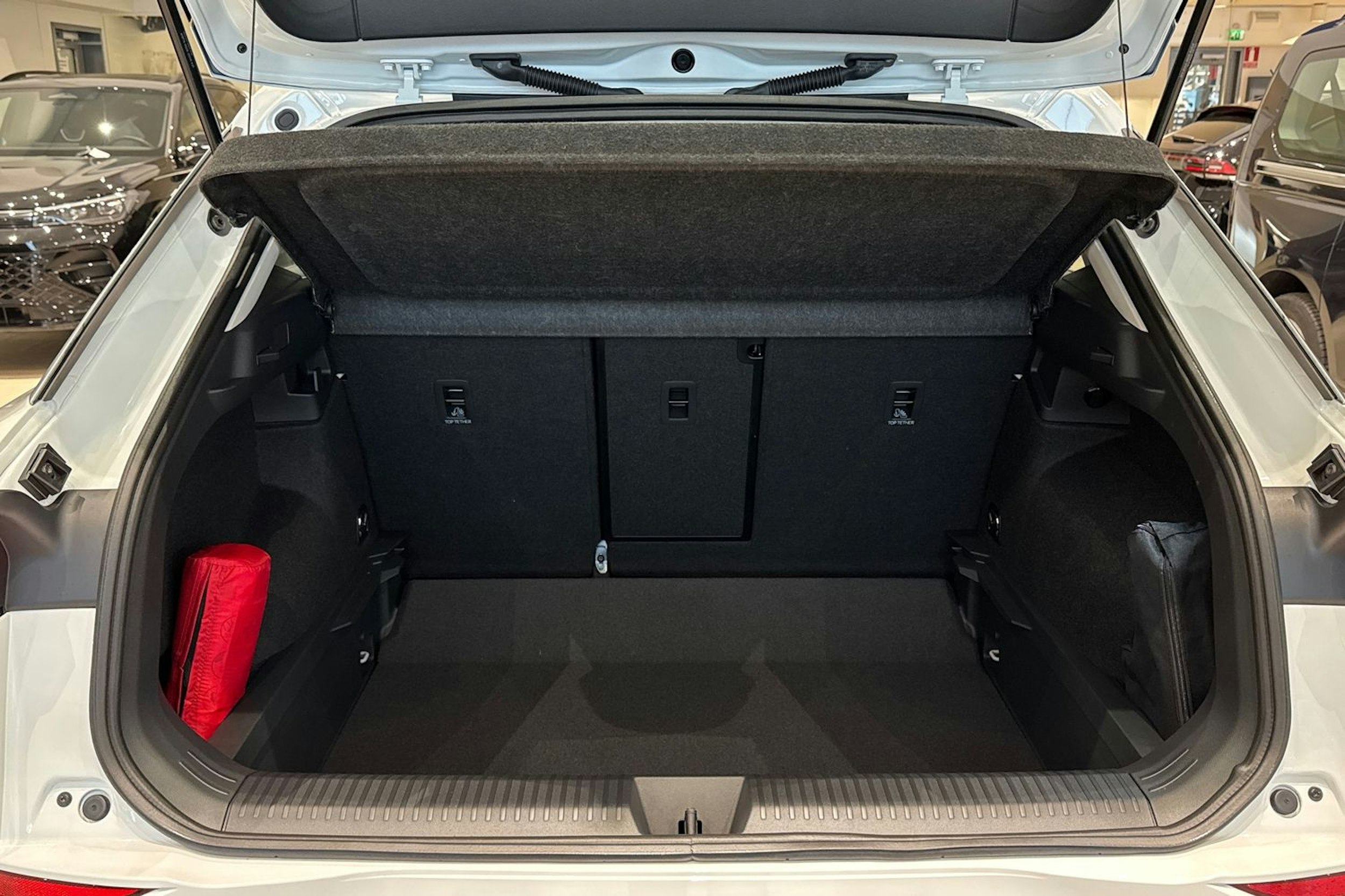 valkoinen Volkswagen T-Roc 2026 kuva 12.