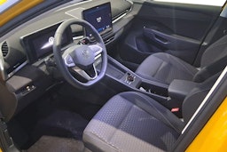 keltainen Volkswagen T-Roc 2026 kuva 6.