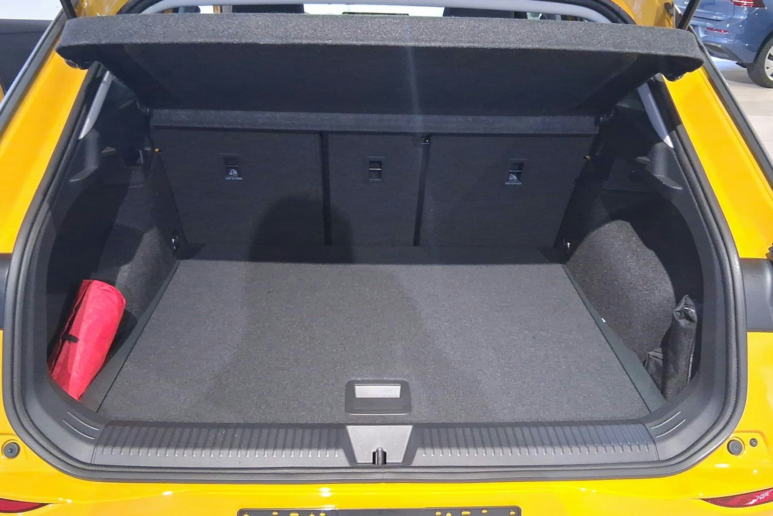 keltainen Volkswagen T-Roc 2026 kuva 11.