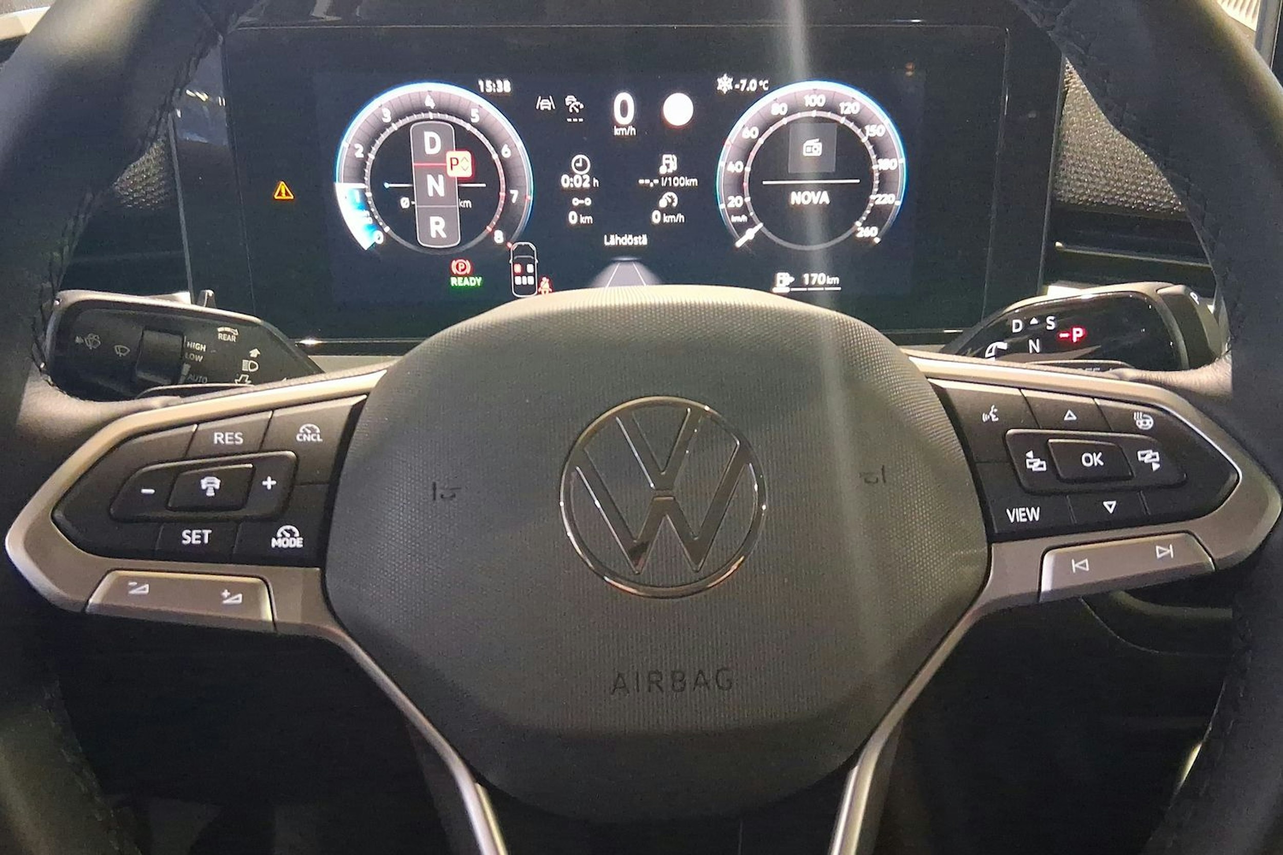 keltainen Volkswagen T-Roc 2026 kuva 12.