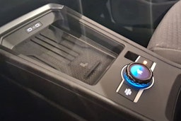 keltainen Volkswagen T-Roc 2026 kuva 14.