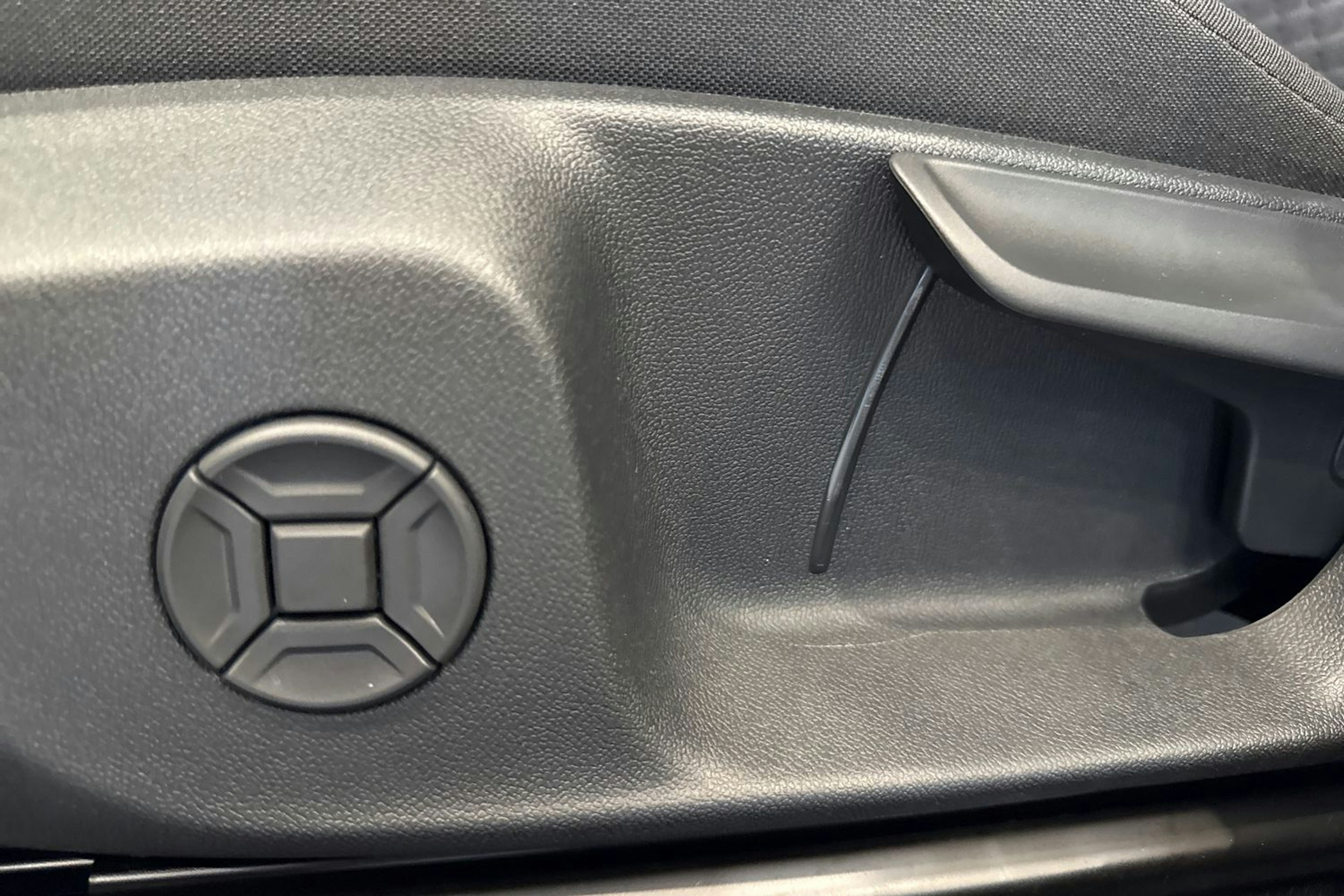 musta Volkswagen T-Roc 2026 kuva 15.