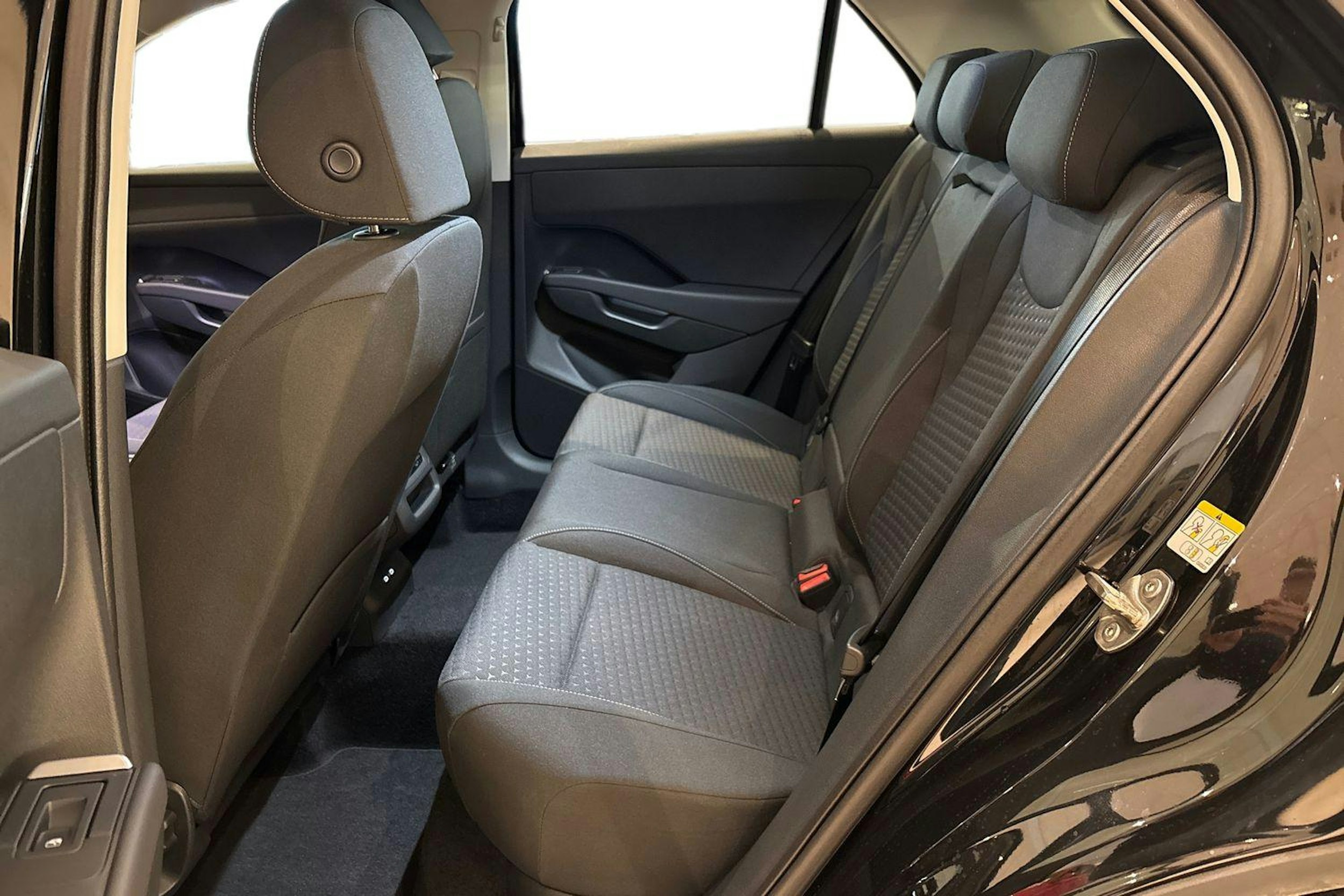 musta Volkswagen T-Roc 2026 kuva 8.