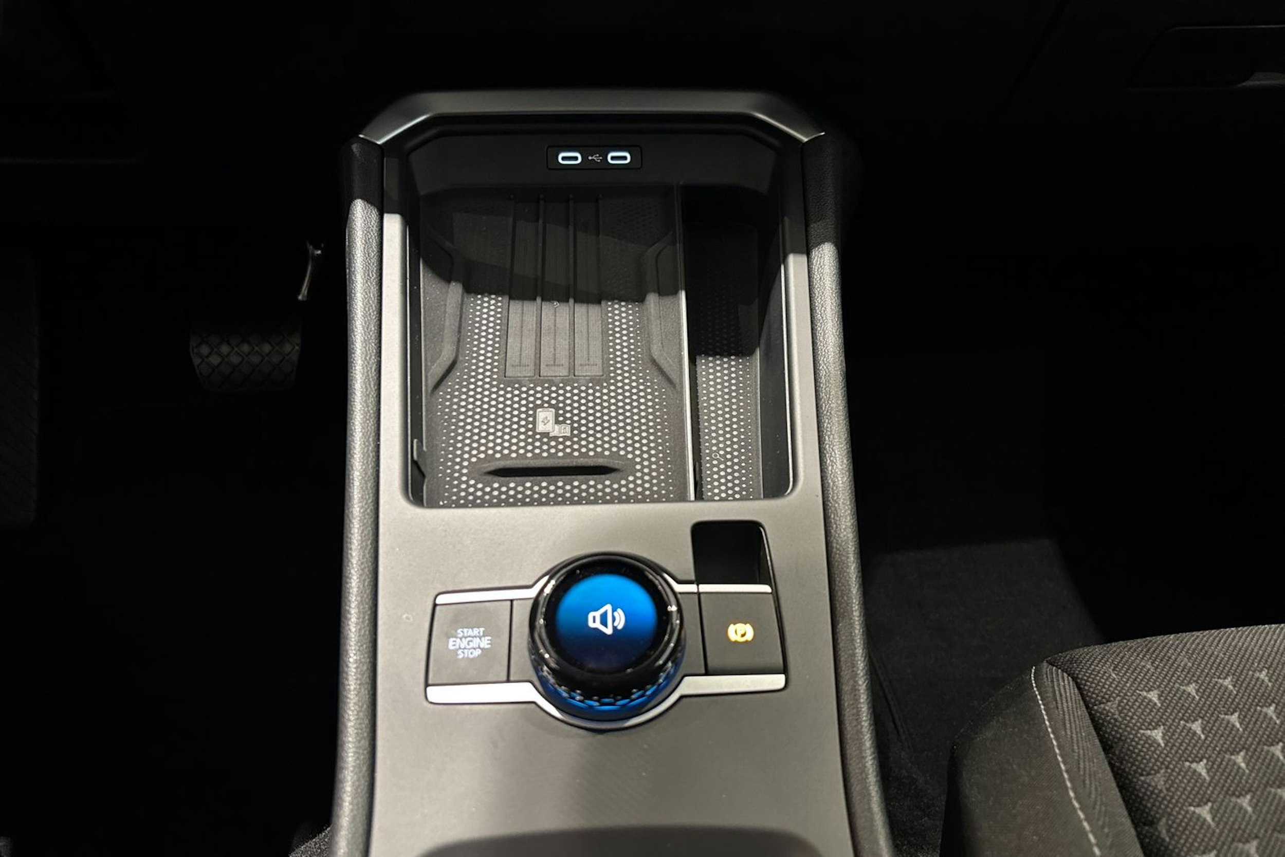 musta Volkswagen T-Roc 2026 kuva 16.