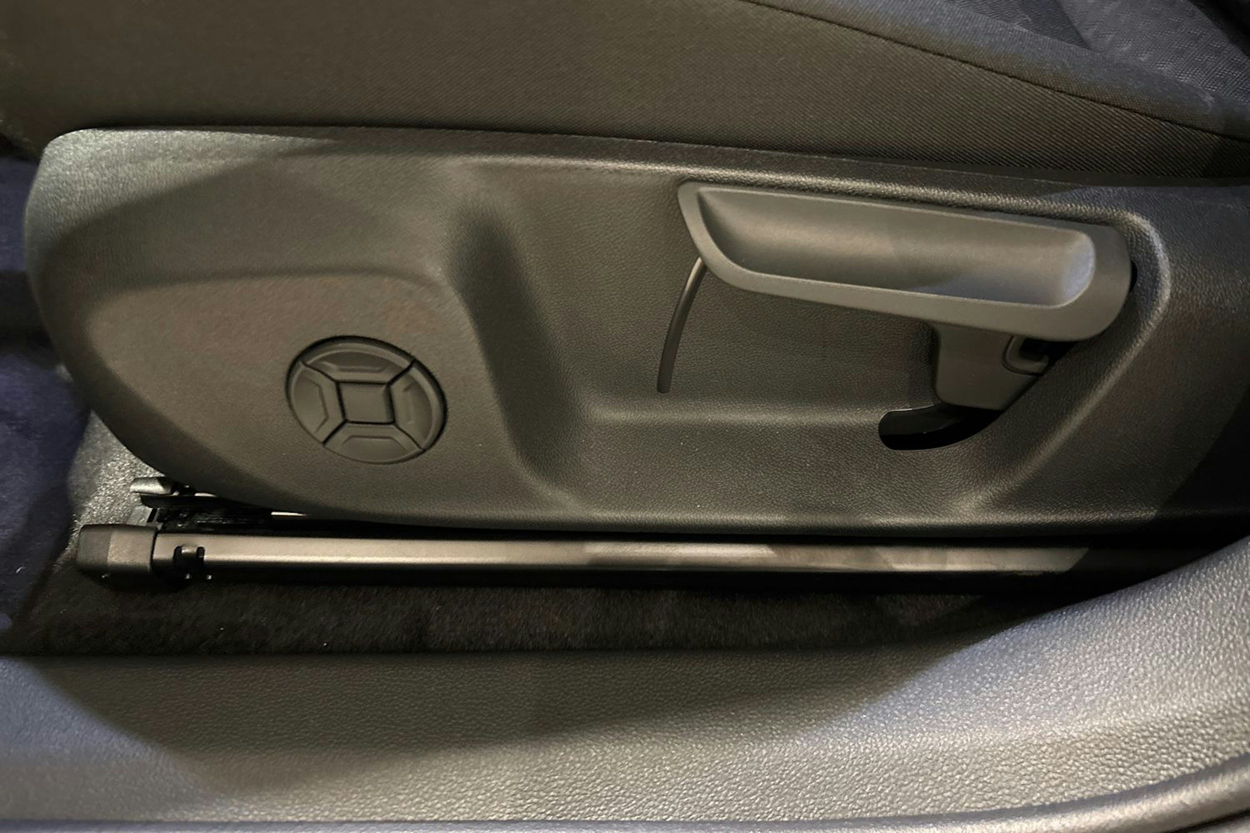 musta Volkswagen T-Roc 2026 kuva 22.