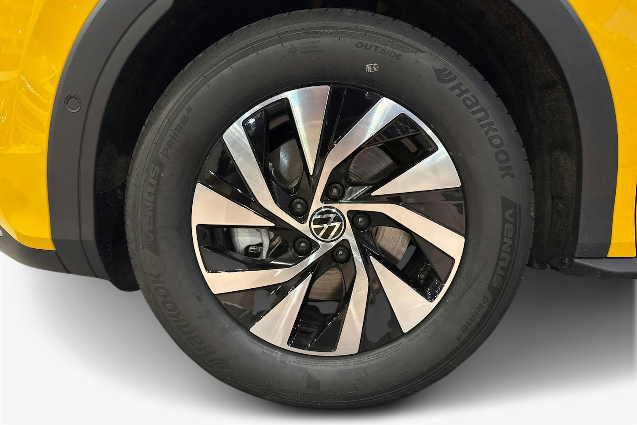 keltainen Volkswagen T-Roc 2026 kuva 9.