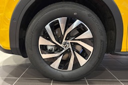 keltainen Volkswagen T-Roc 2026 kuva 10.