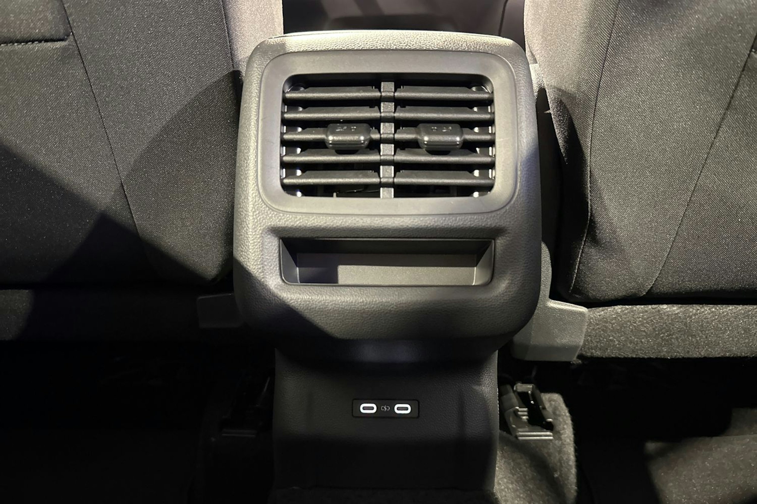 keltainen Volkswagen T-Roc 2026 kuva 12.