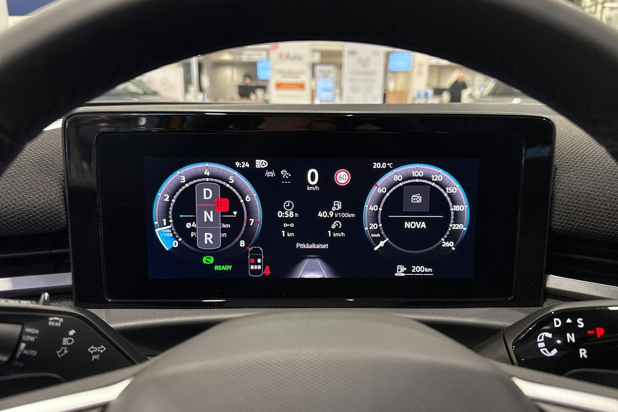 keltainen Volkswagen T-Roc 2026 kuva 14.