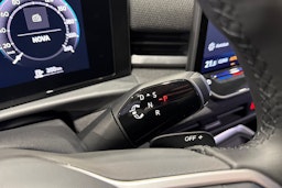 keltainen Volkswagen T-Roc 2026 kuva 16.