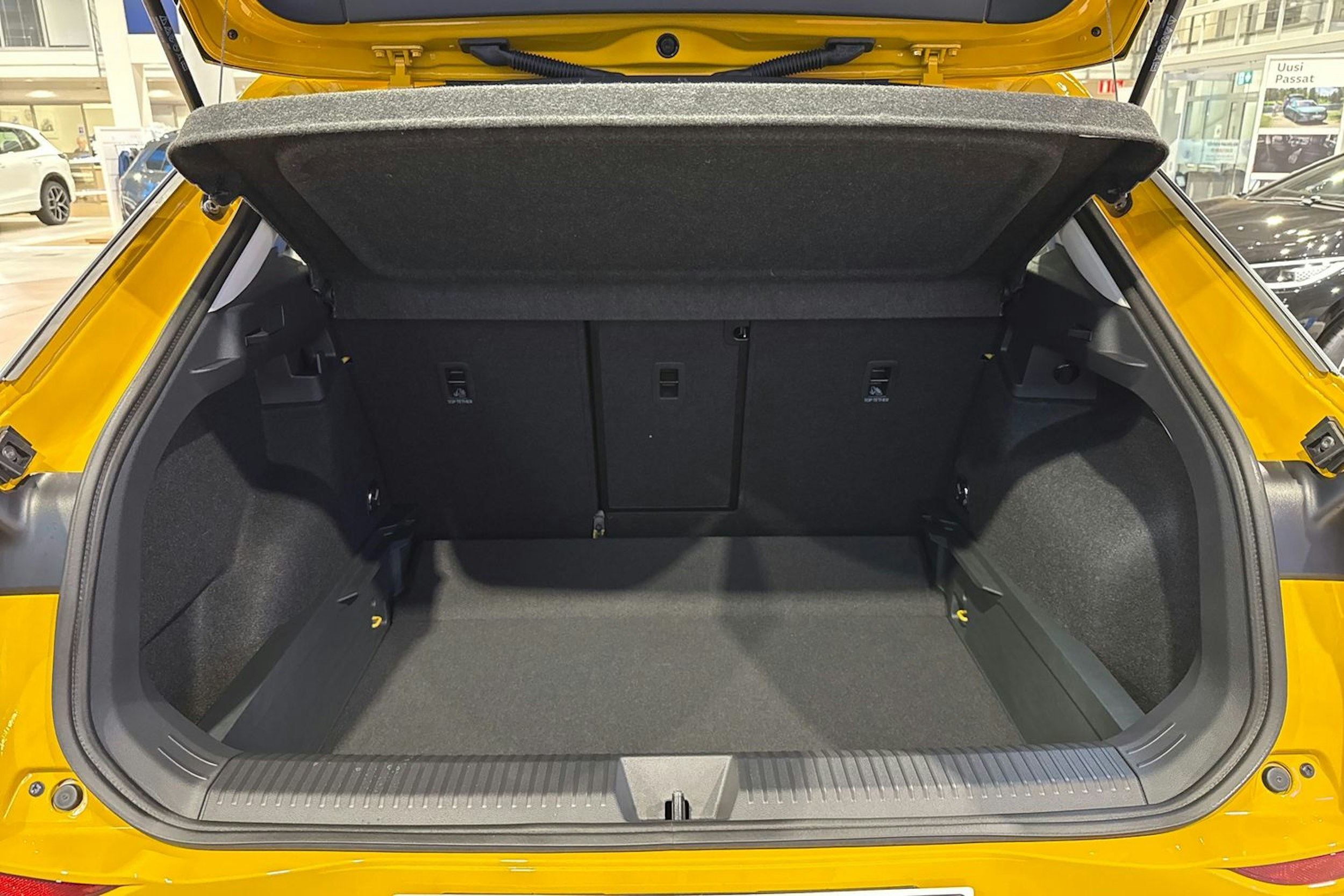 keltainen Volkswagen T-Roc 2026 kuva 26.