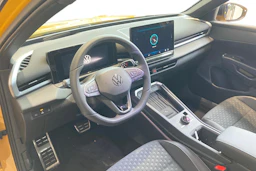 keltainen Volkswagen T-Roc 2026 kuva 6.