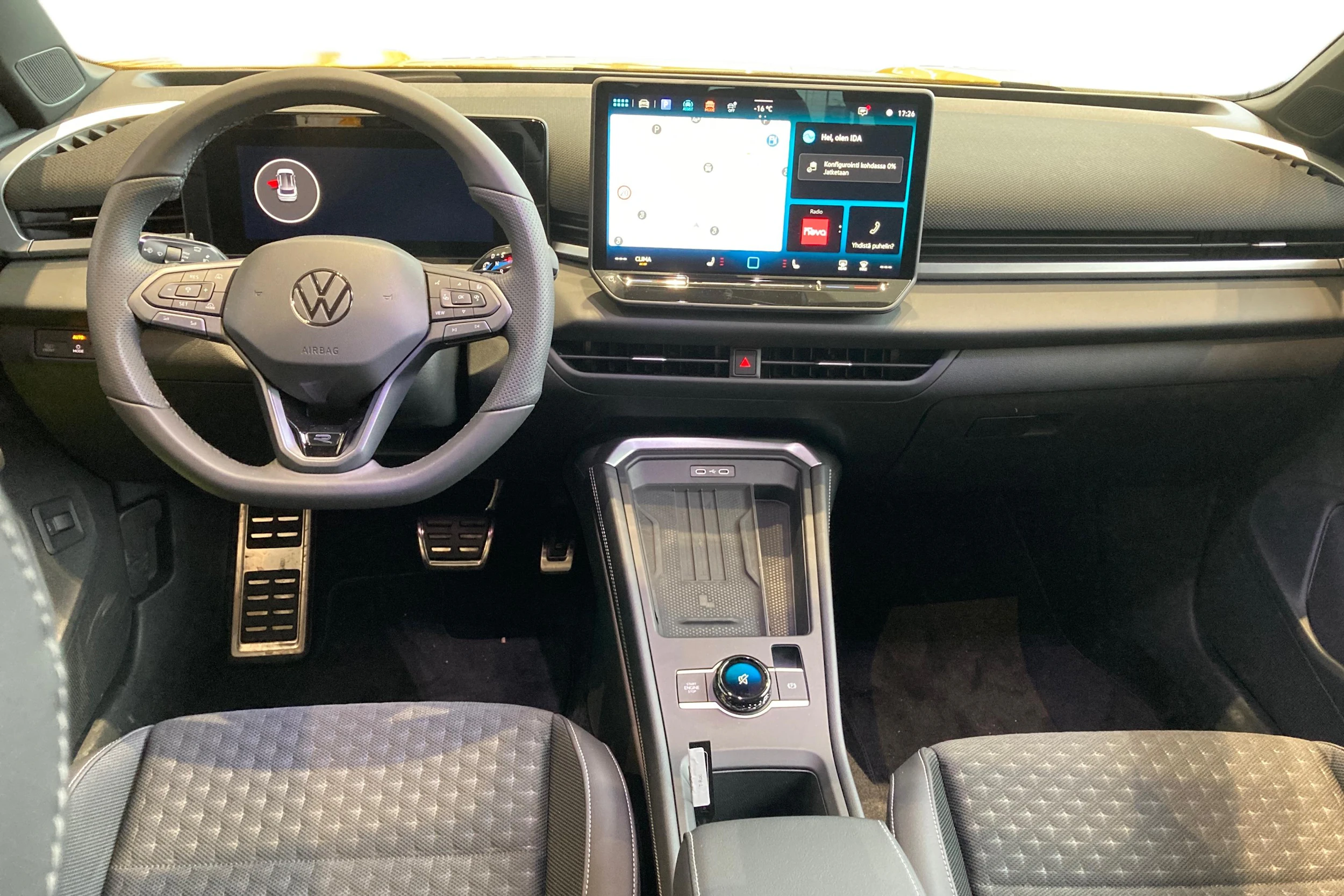 keltainen Volkswagen T-Roc 2026 kuva 7.