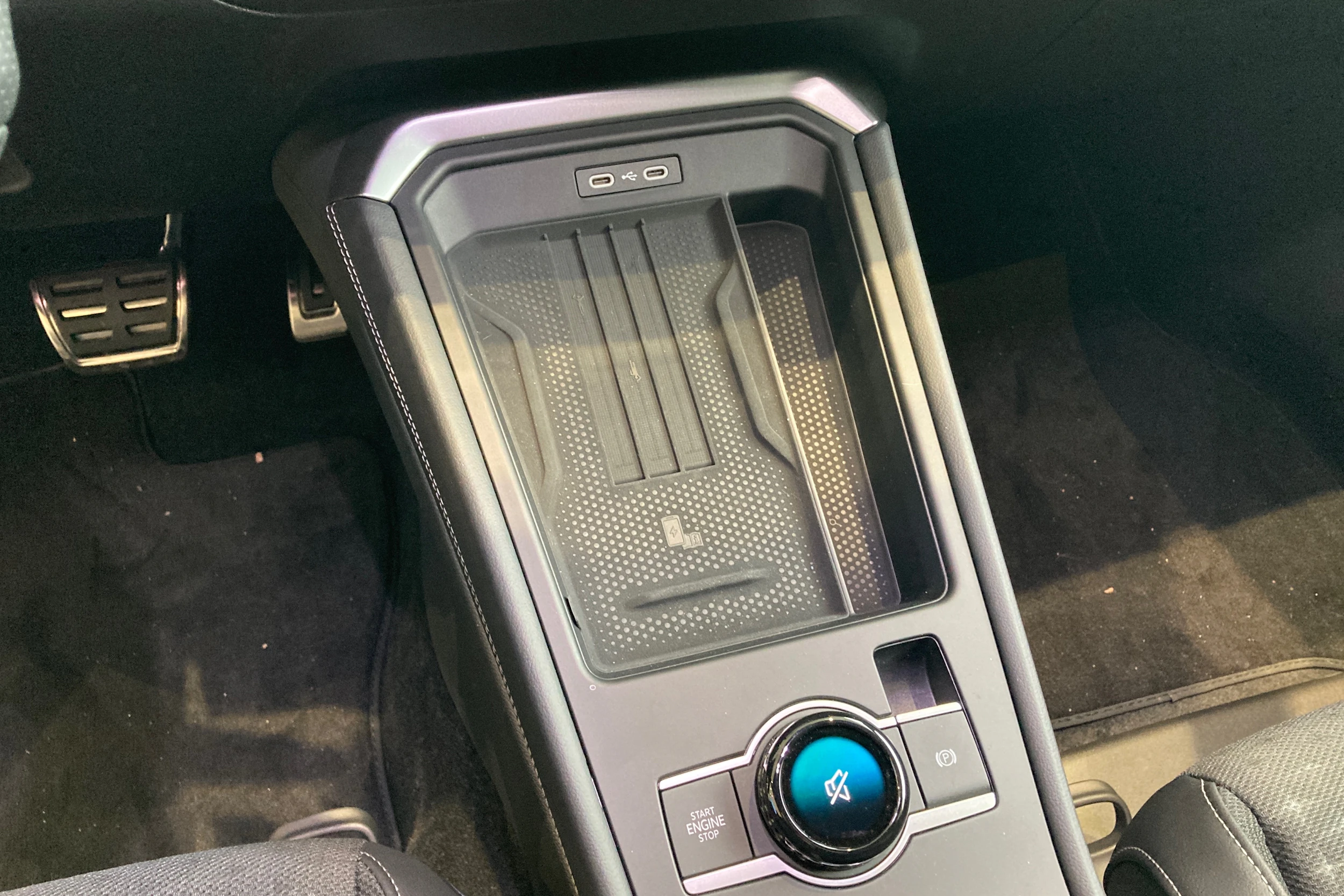 keltainen Volkswagen T-Roc 2026 kuva 18.