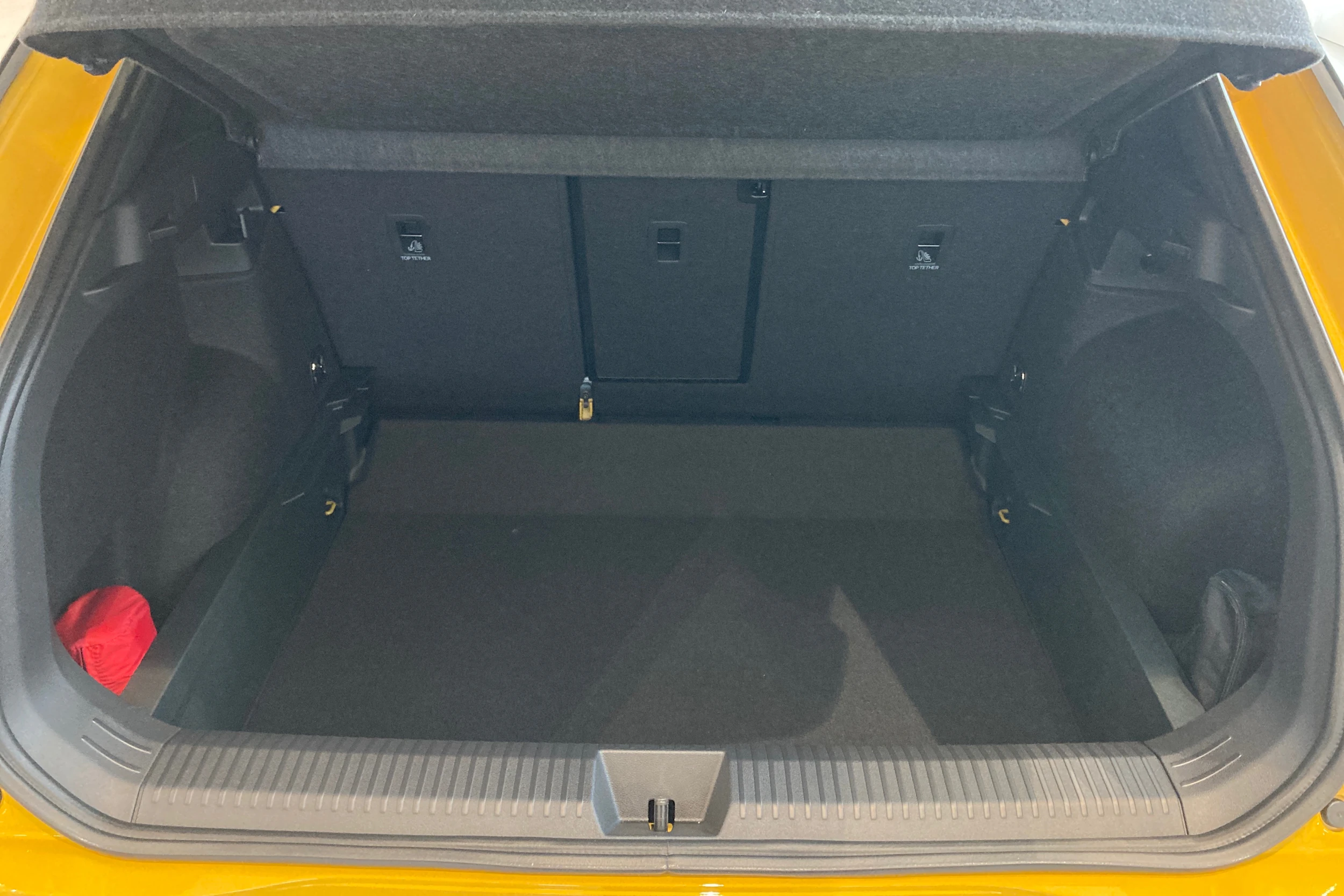 keltainen Volkswagen T-Roc 2026 kuva 19.