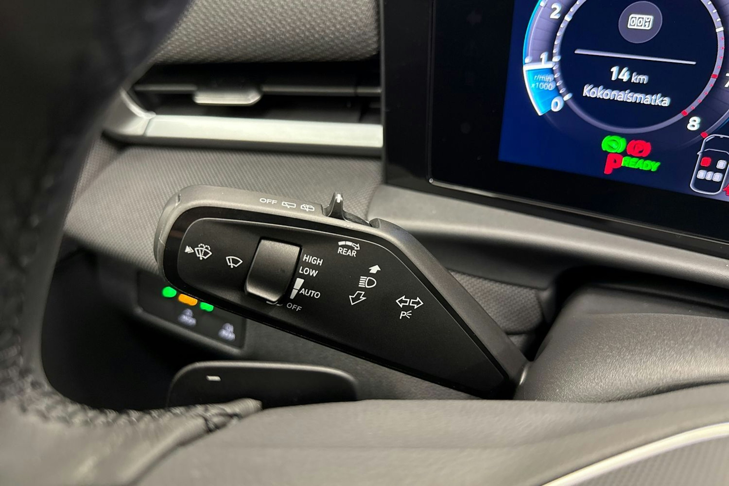 met. musta Volkswagen T-Roc 2026 kuva 12.