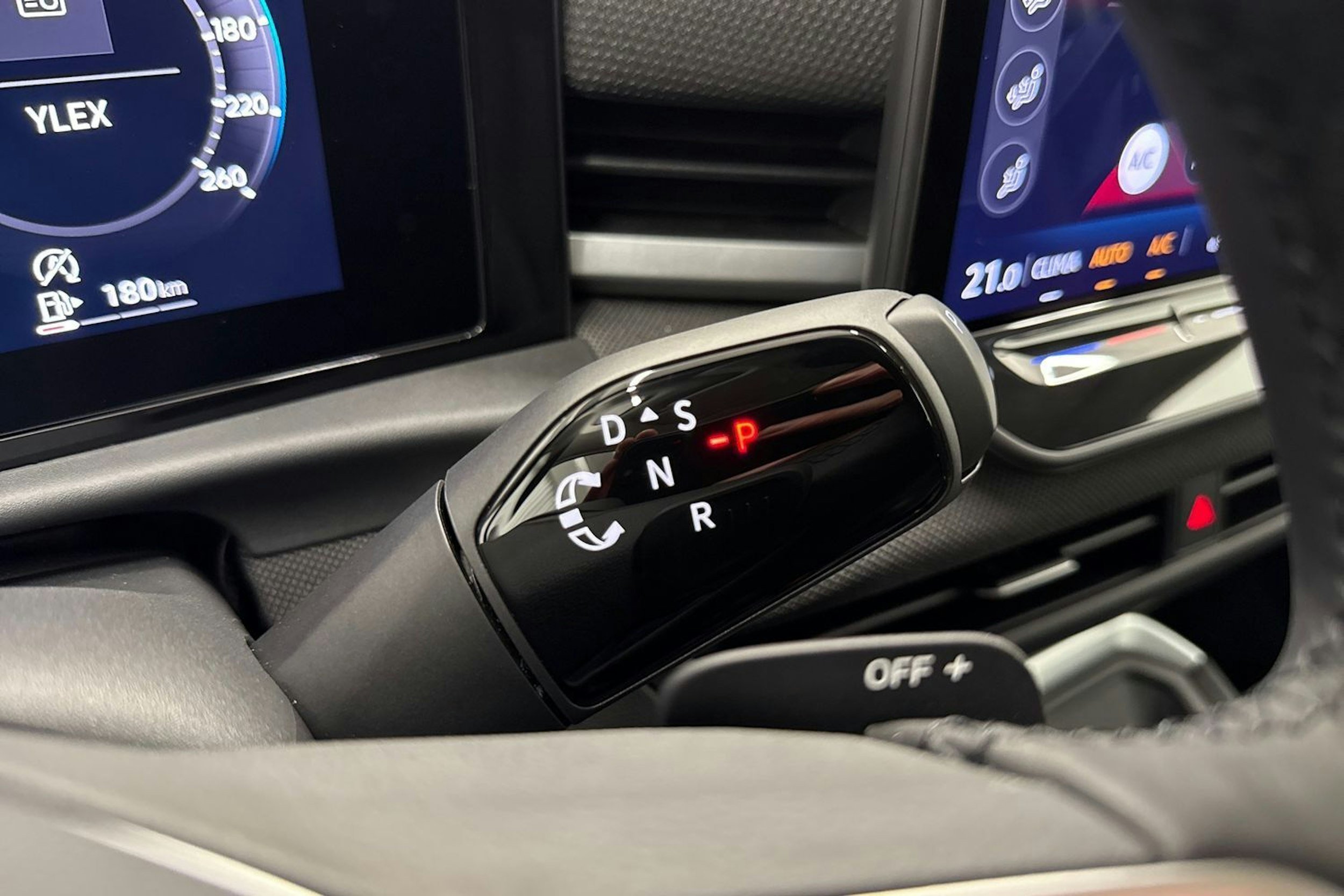 met. musta Volkswagen T-Roc 2026 kuva 13.