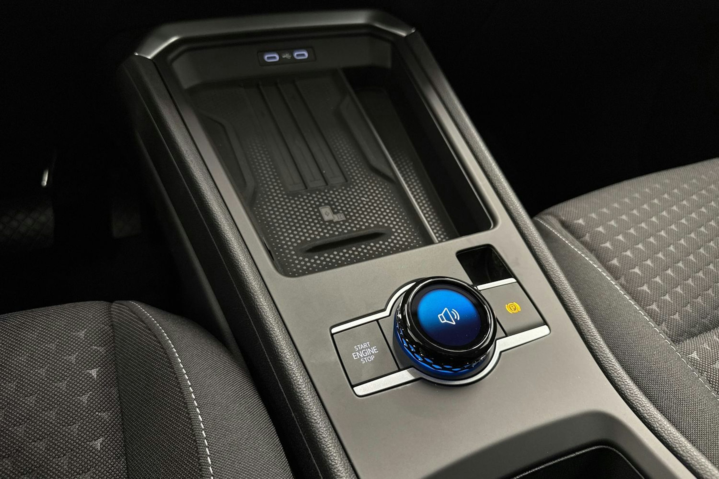 met. musta Volkswagen T-Roc 2026 kuva 21.