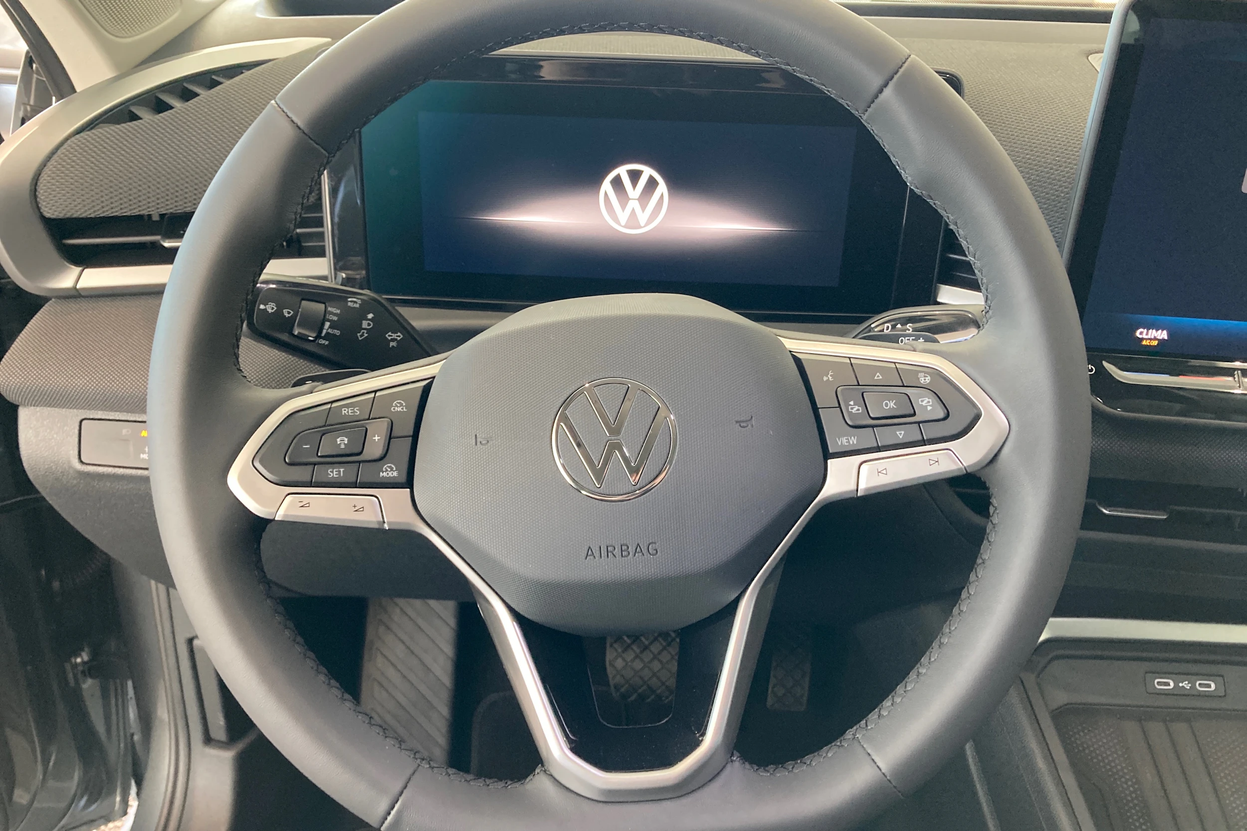 harmaa Volkswagen T-Roc 2026 kuva 12.