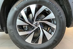 keltainen Volkswagen T-Roc 2026 kuva 10.