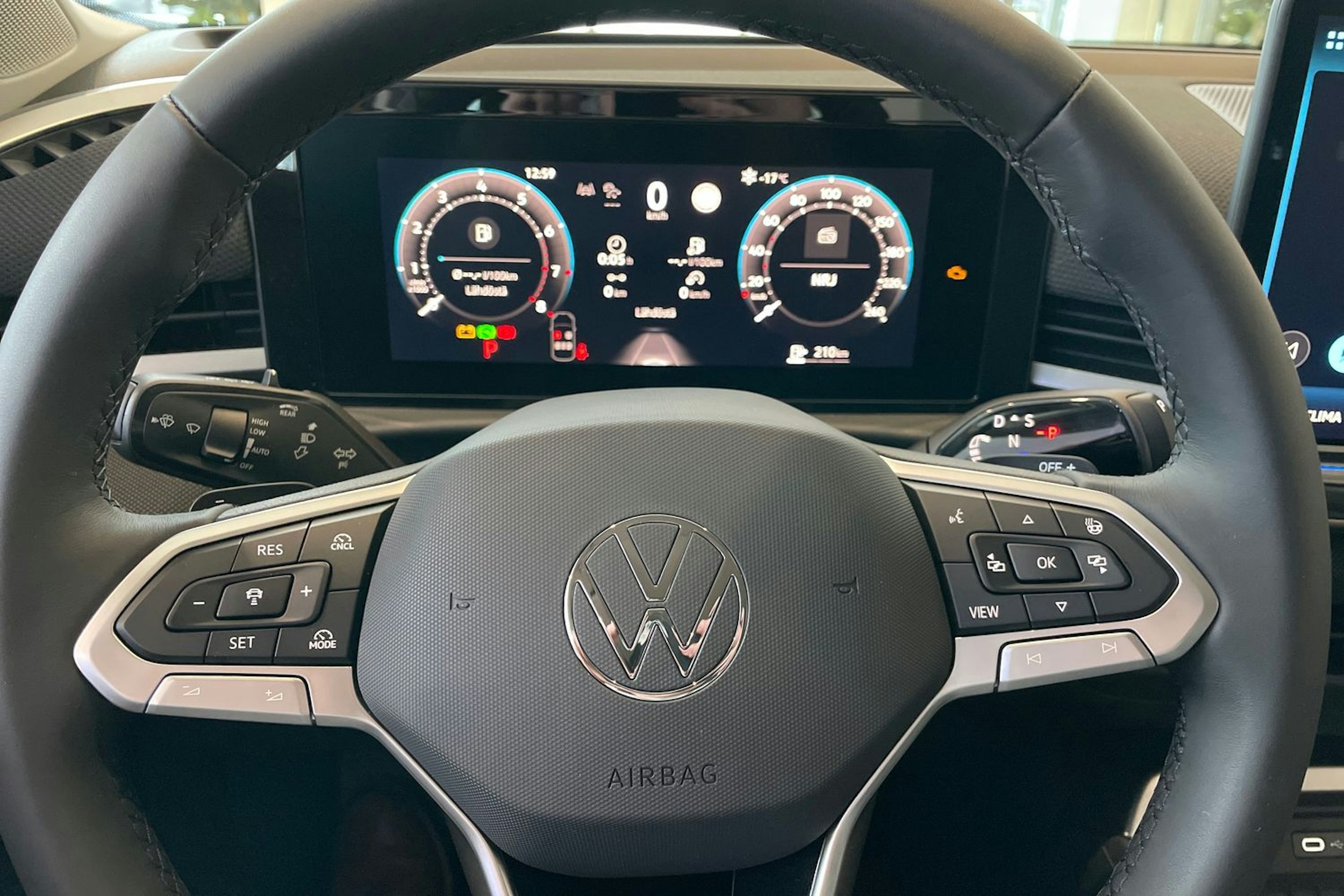 keltainen Volkswagen T-Roc 2026 kuva 12.