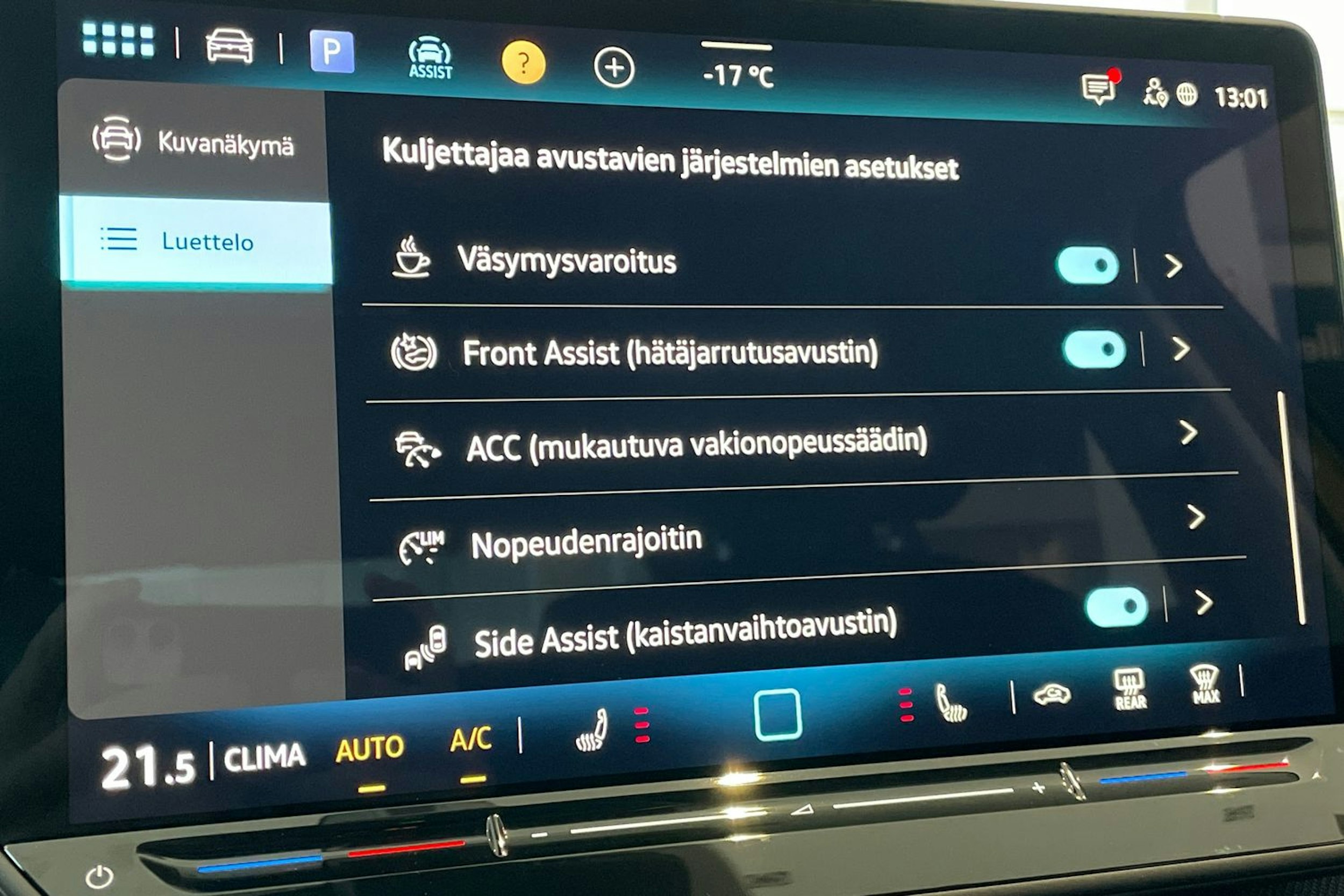 keltainen Volkswagen T-Roc 2026 kuva 16.