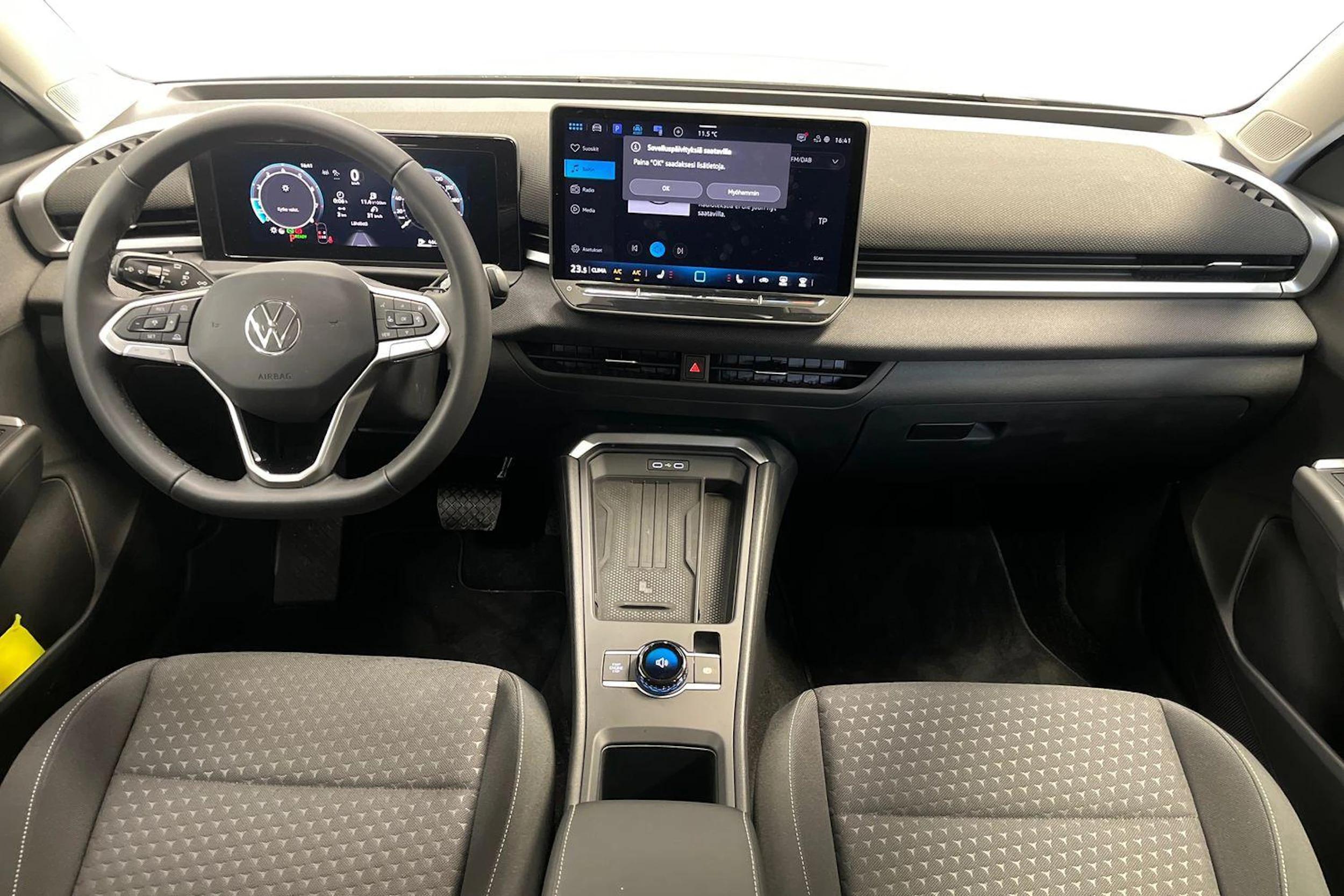 valkoinen Volkswagen T-Roc 2026 kuva 7.