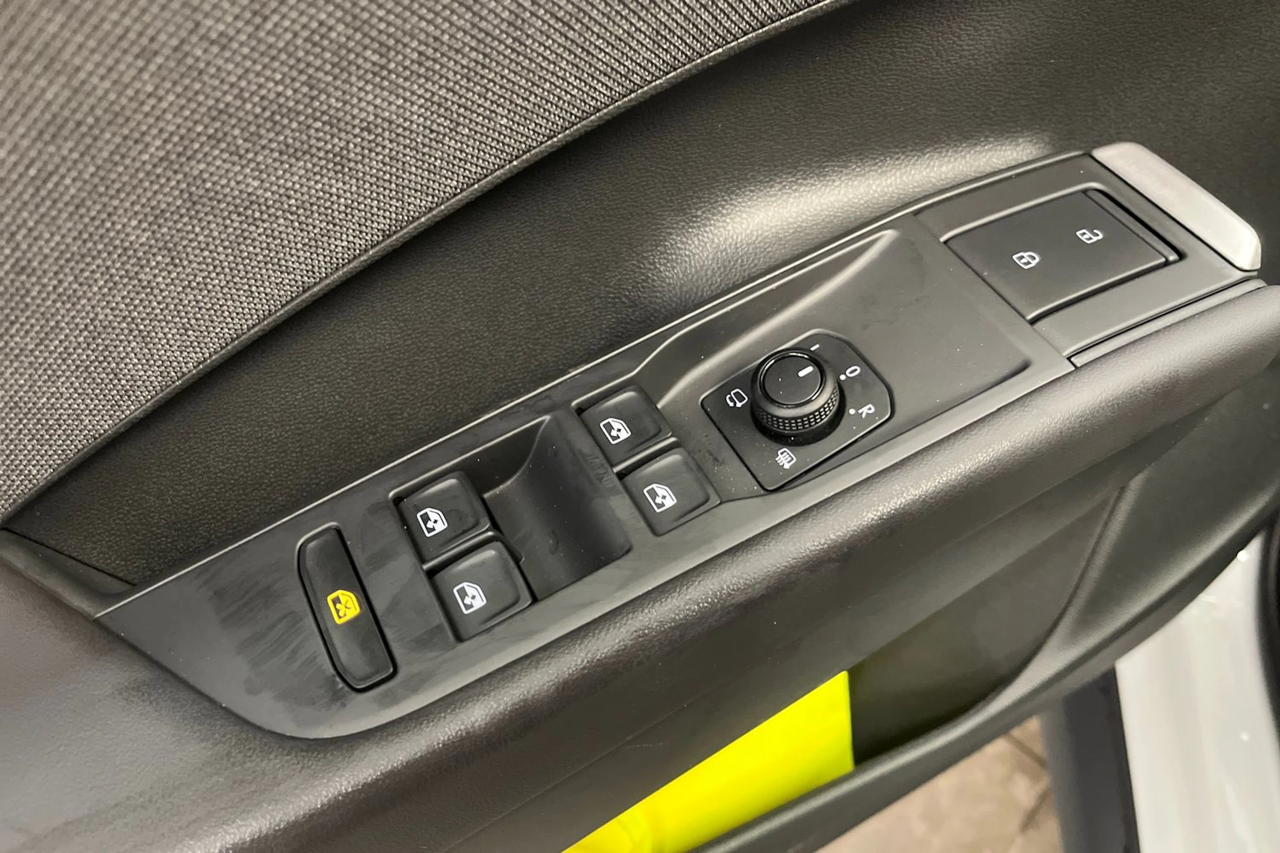 valkoinen Volkswagen T-Roc 2026 kuva 12.