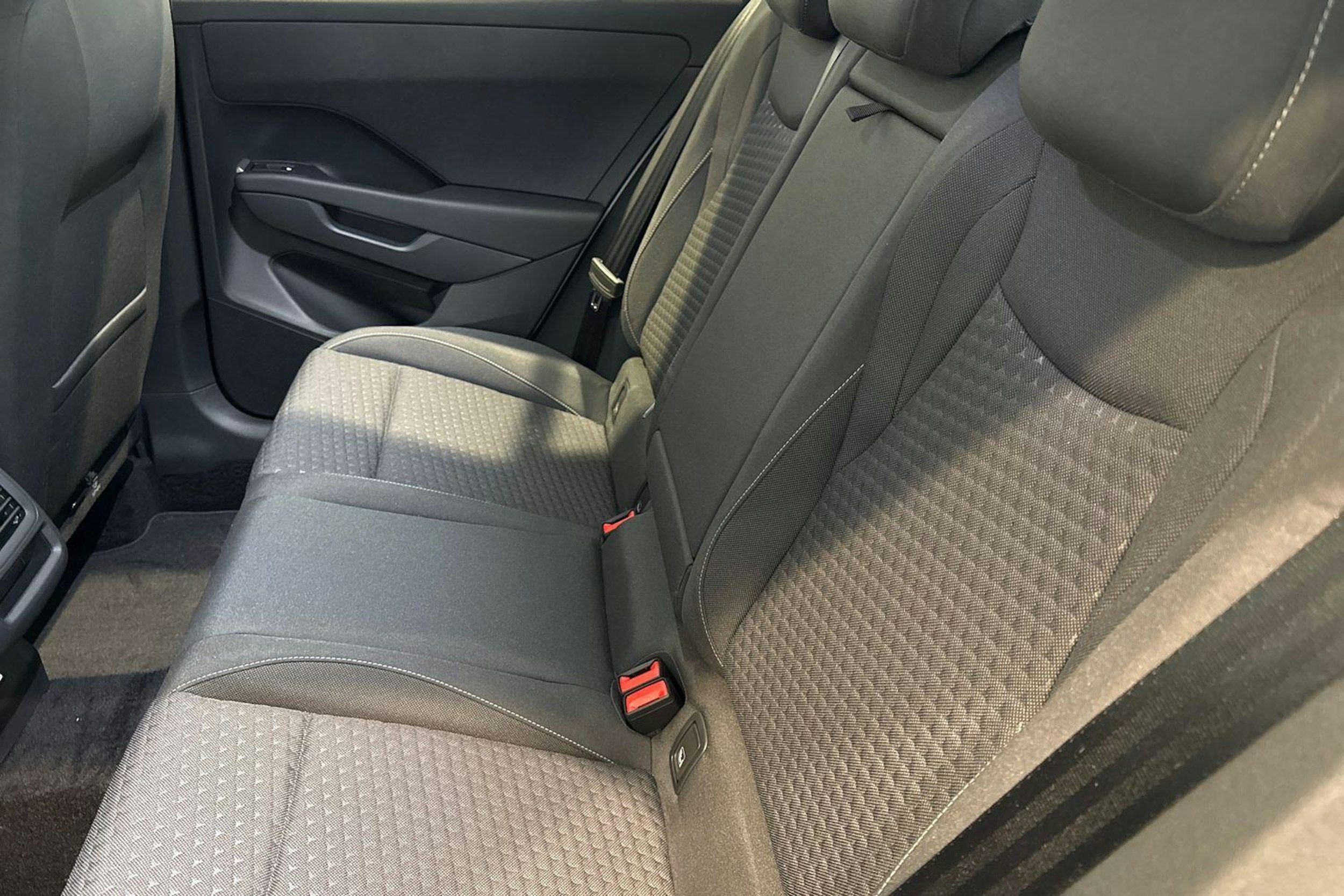 Valkoinen Volkswagen T-Roc 2026 kuva 8.