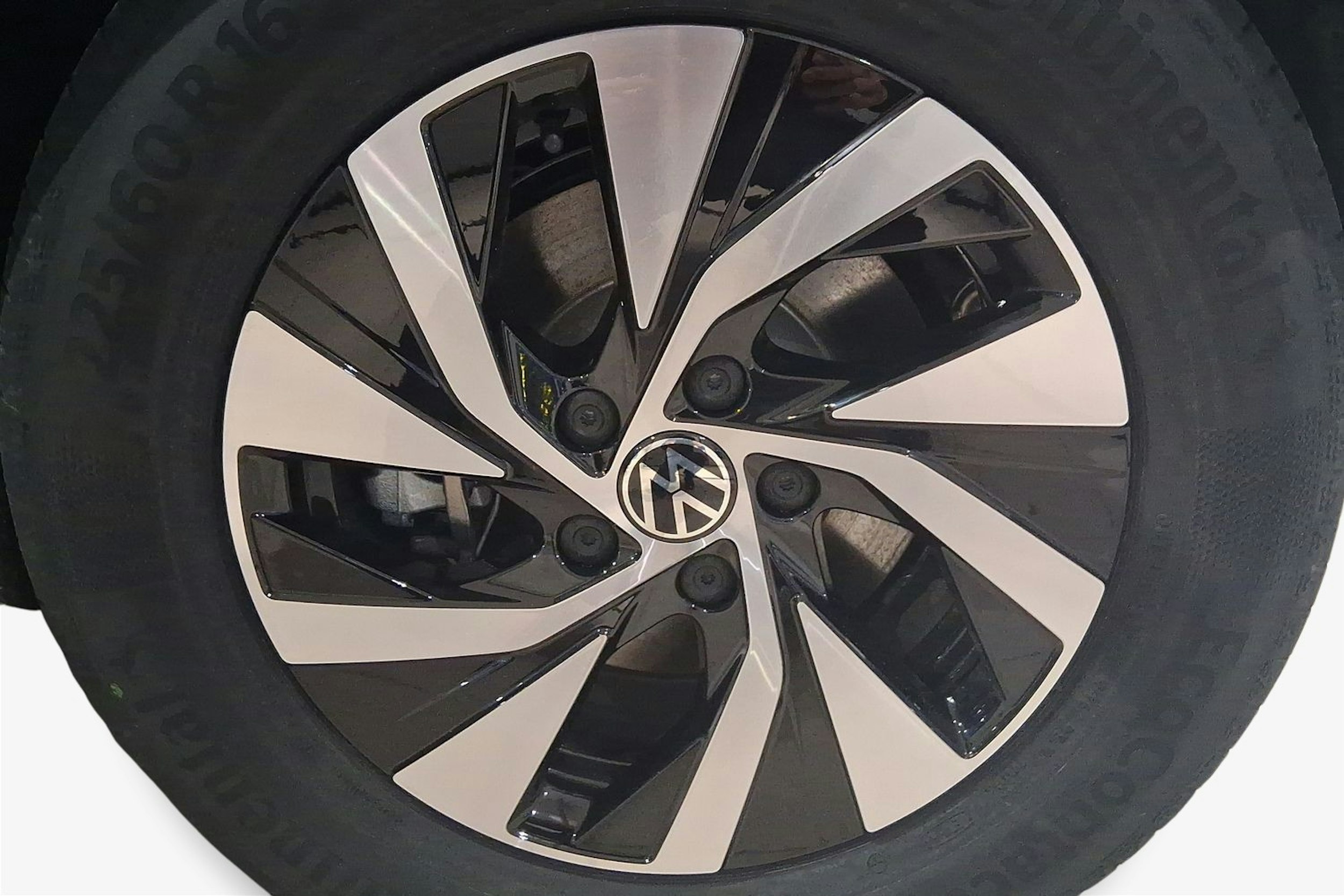 met. musta Volkswagen T-Roc 2026 kuva 9.