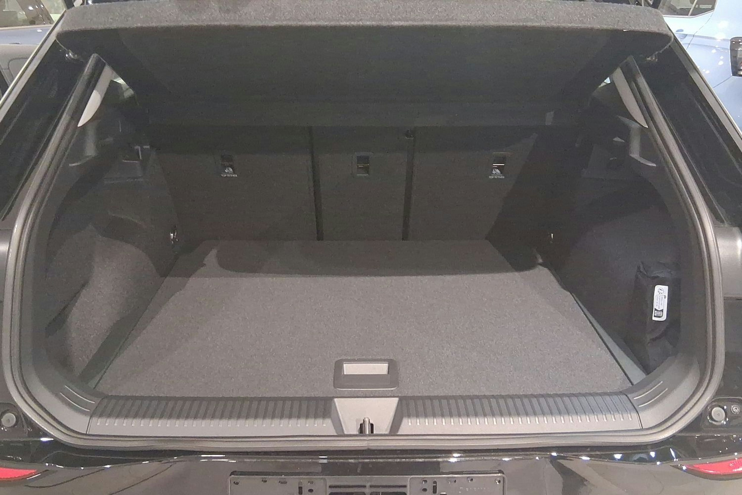 met. musta Volkswagen T-Roc 2026 kuva 11.