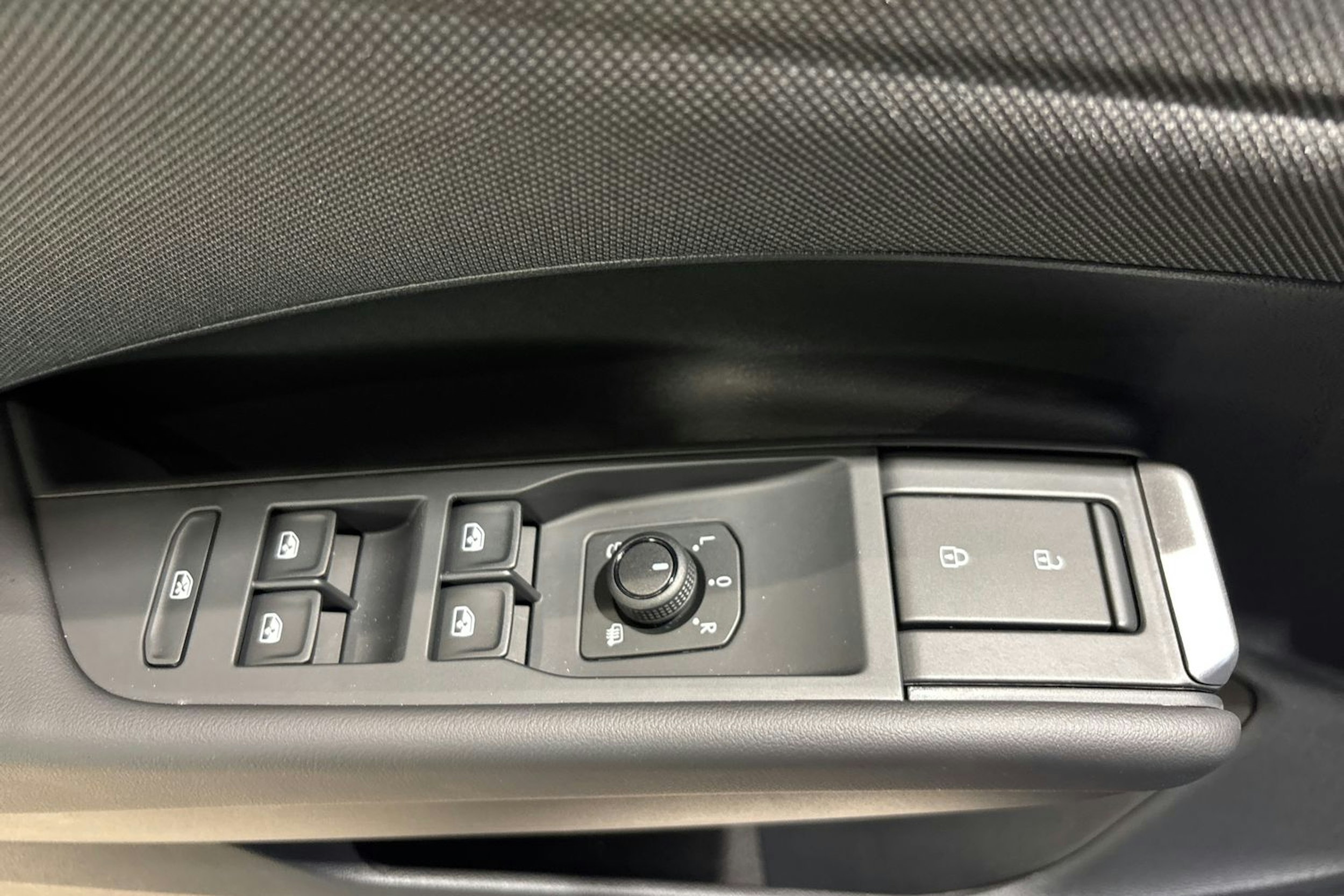 sininen Volkswagen T-Roc 2026 kuva 11.